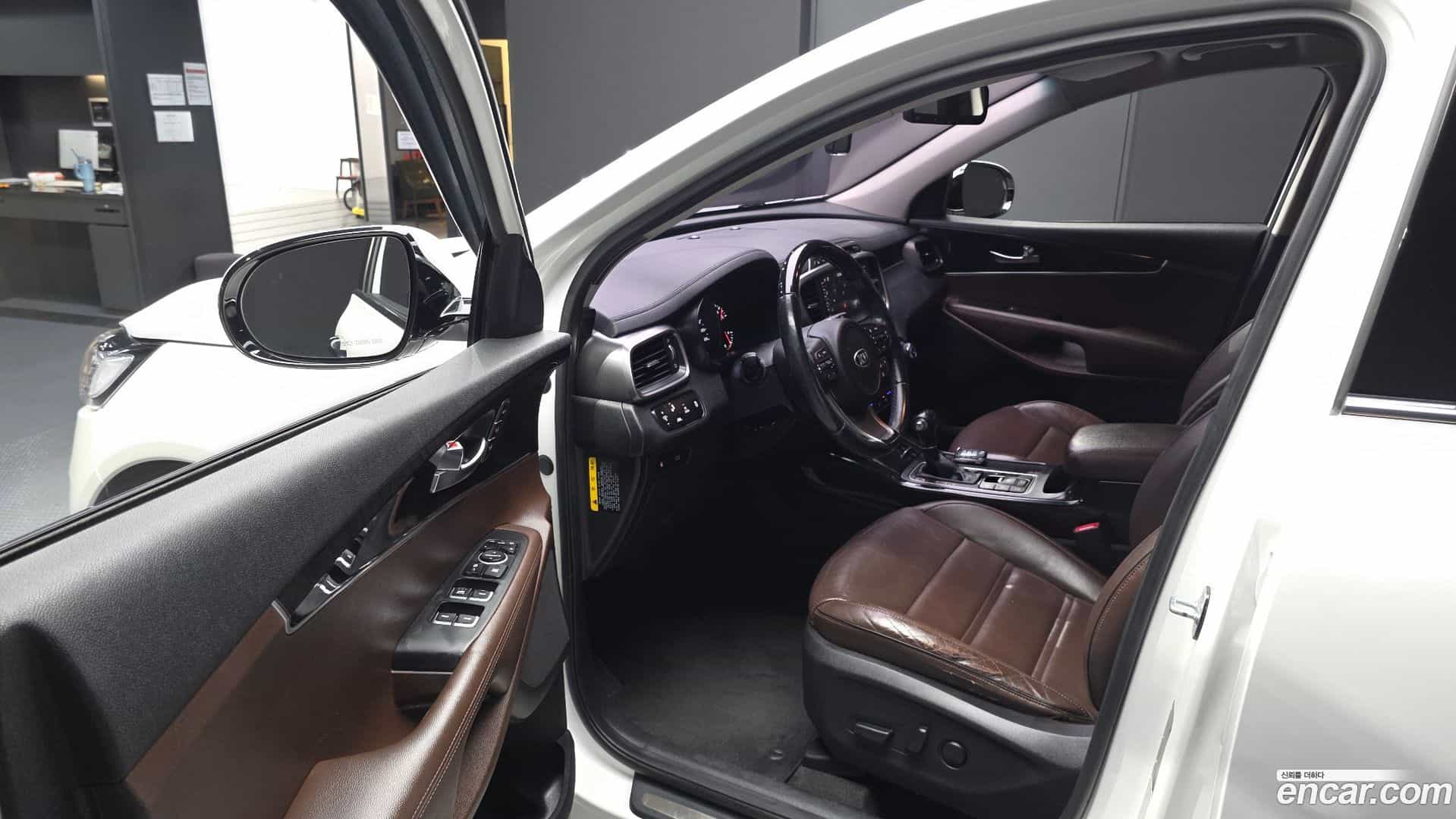 Sorento Kia 2015.5-INNER-010