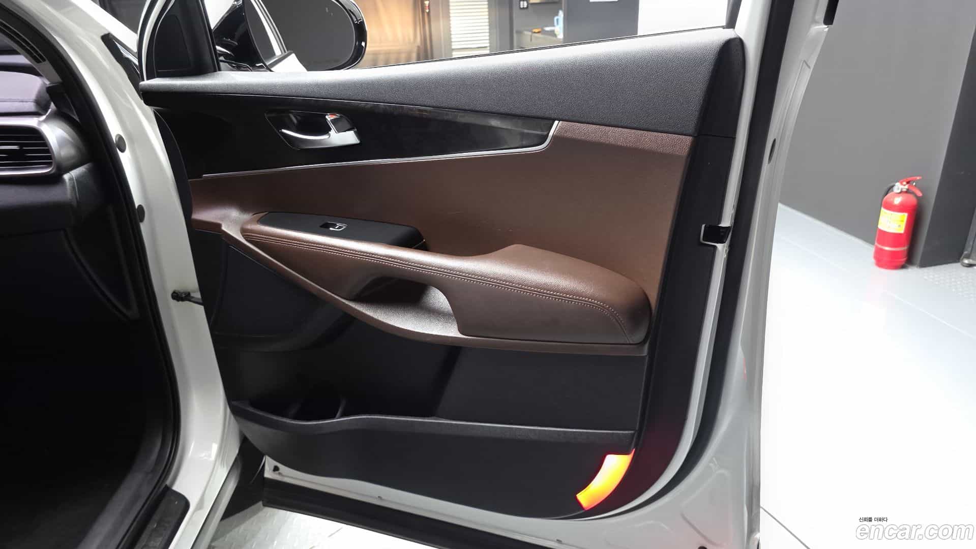 Sorento Kia 2015.5-INNER-035