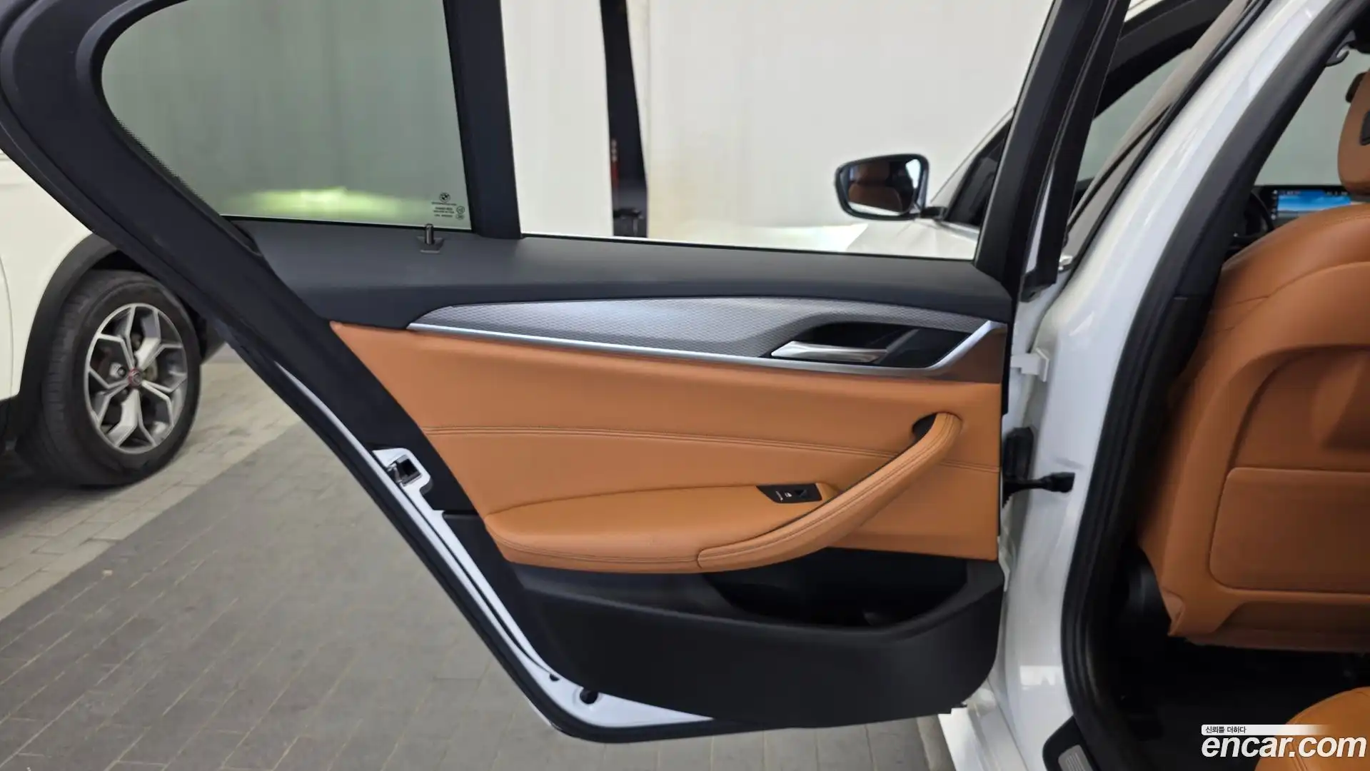5-Series BMW 2018.0-INNER-035