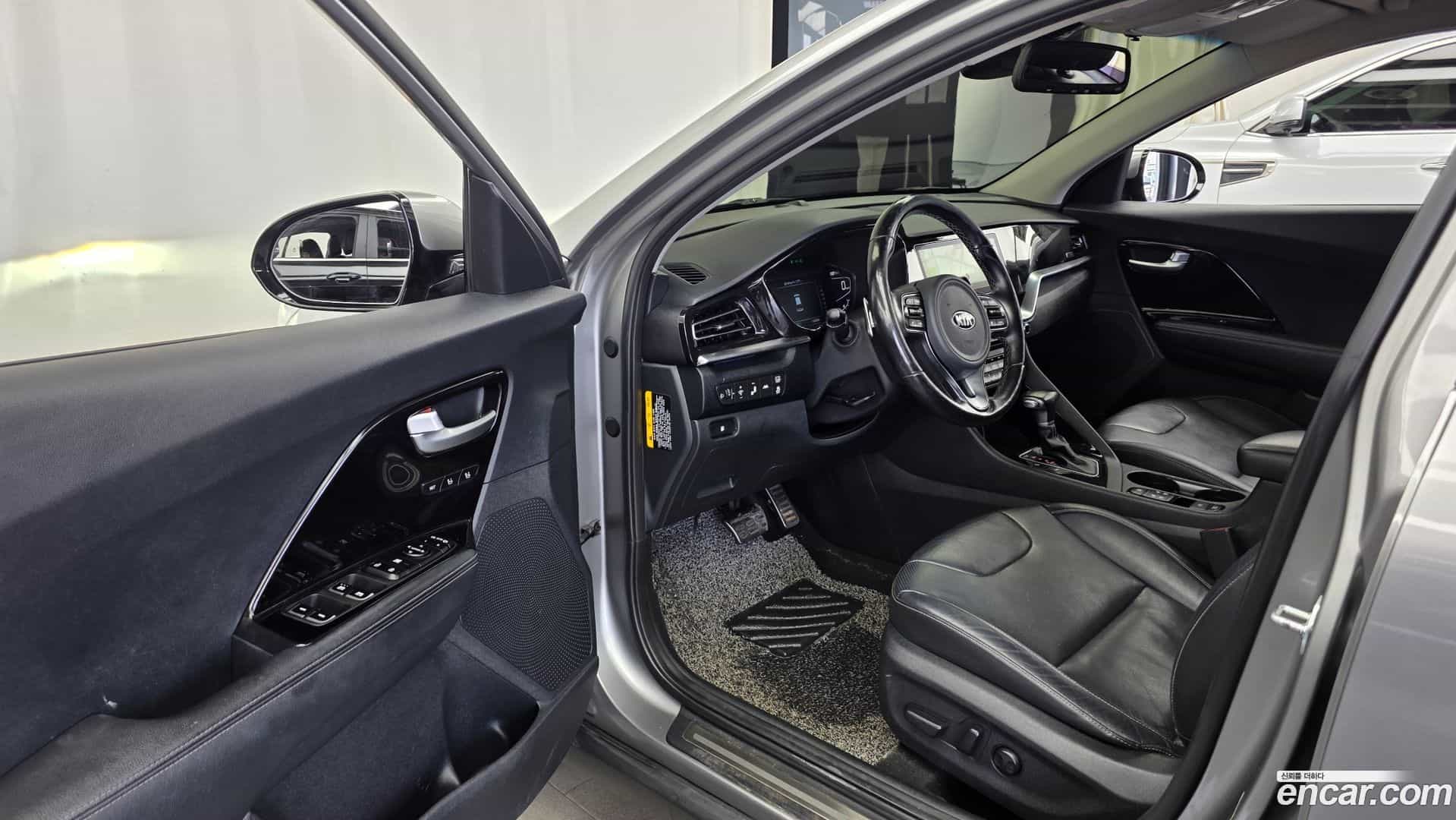 Niro Kia 2019.4-INNER-010