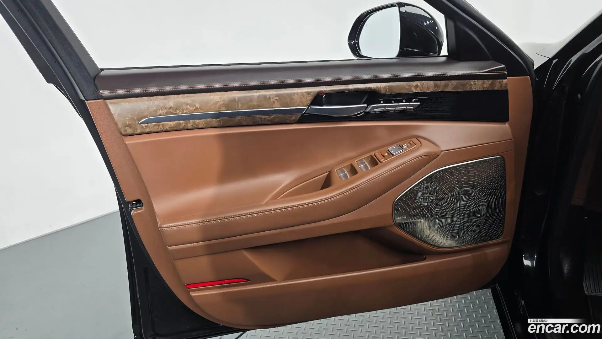 G90 Genesis 2019.2-INNER-034
