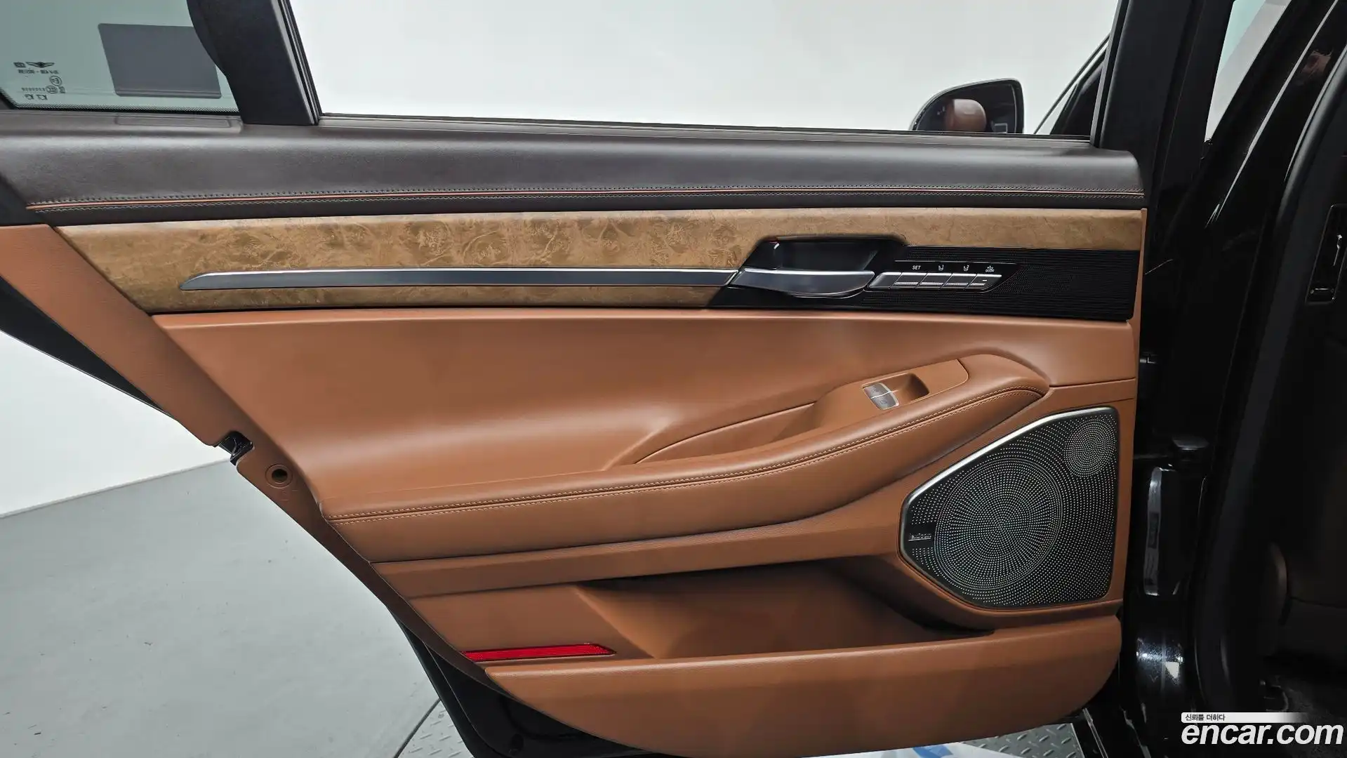 G90 Genesis 2019.2-INNER-035