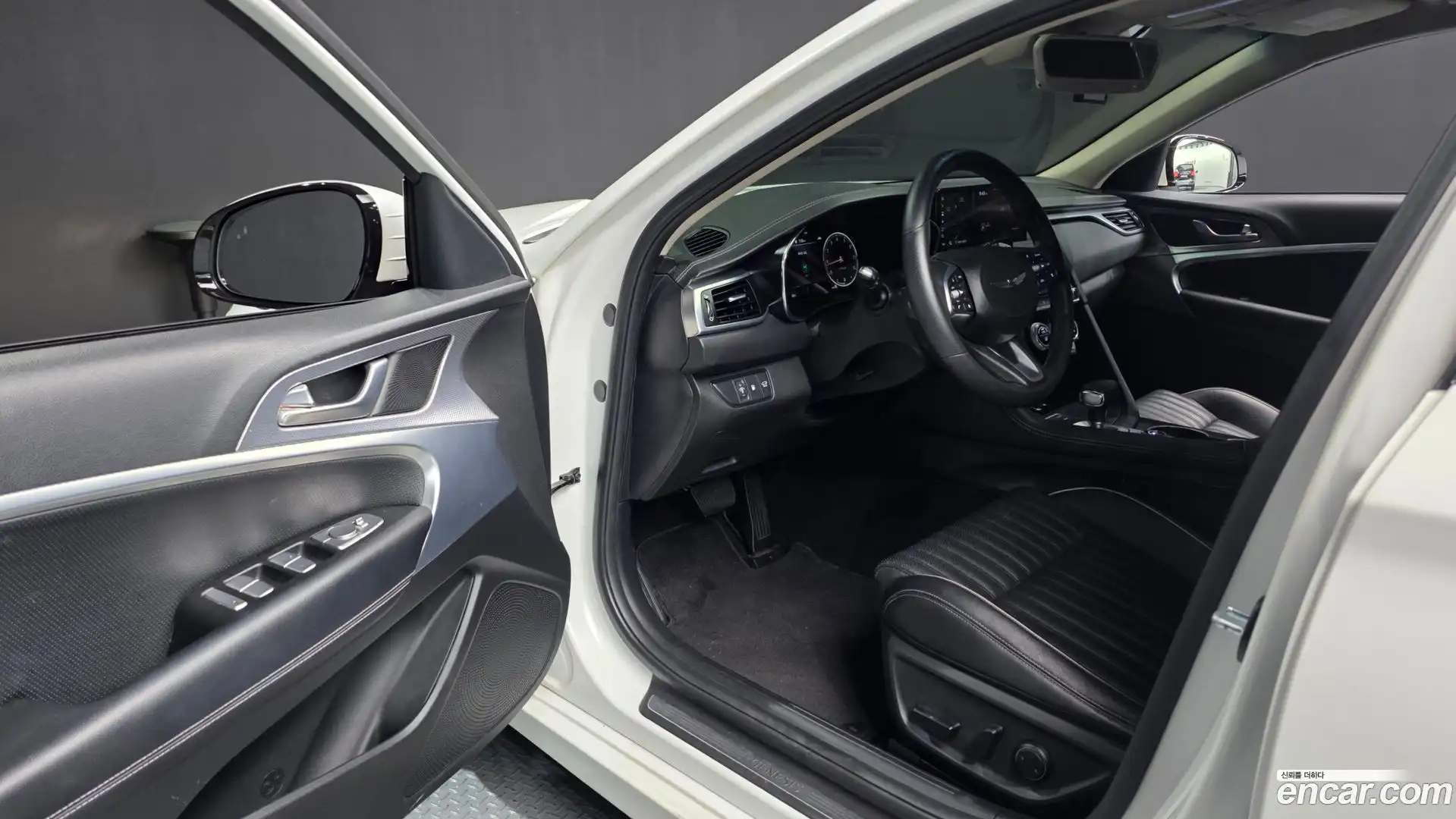 G70 Genesis 2022.3-INNER-010