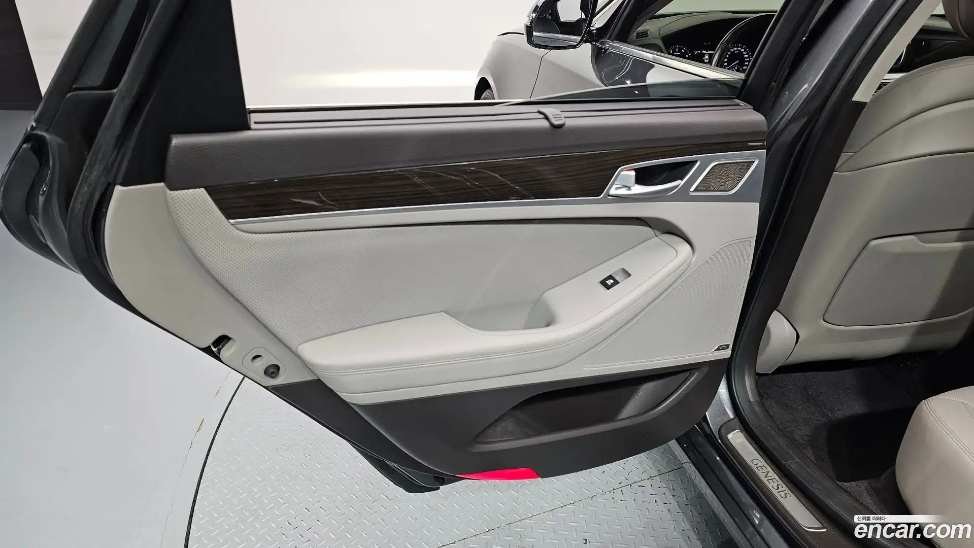 G80 Genesis 2016.7-INNER-035