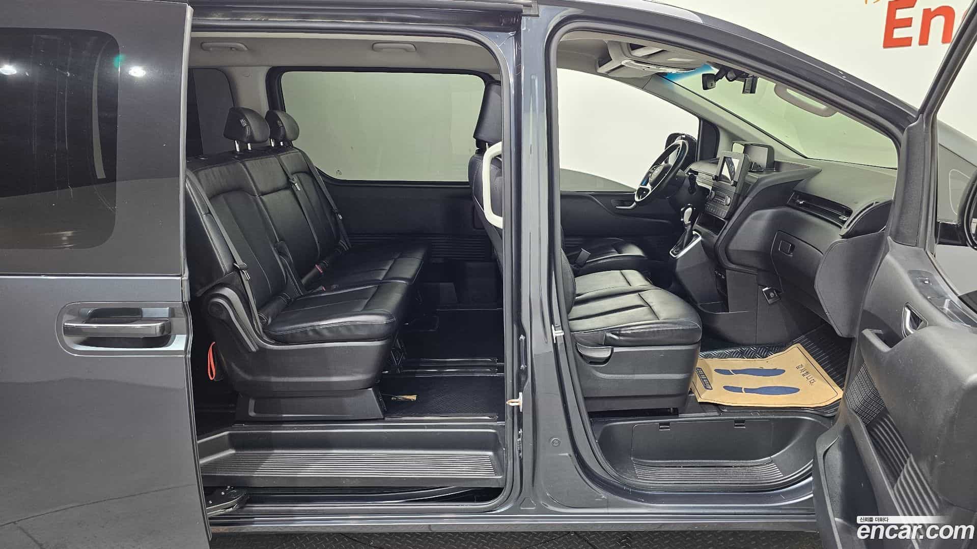 Staria Hyundai 2021.4-OPTION-015