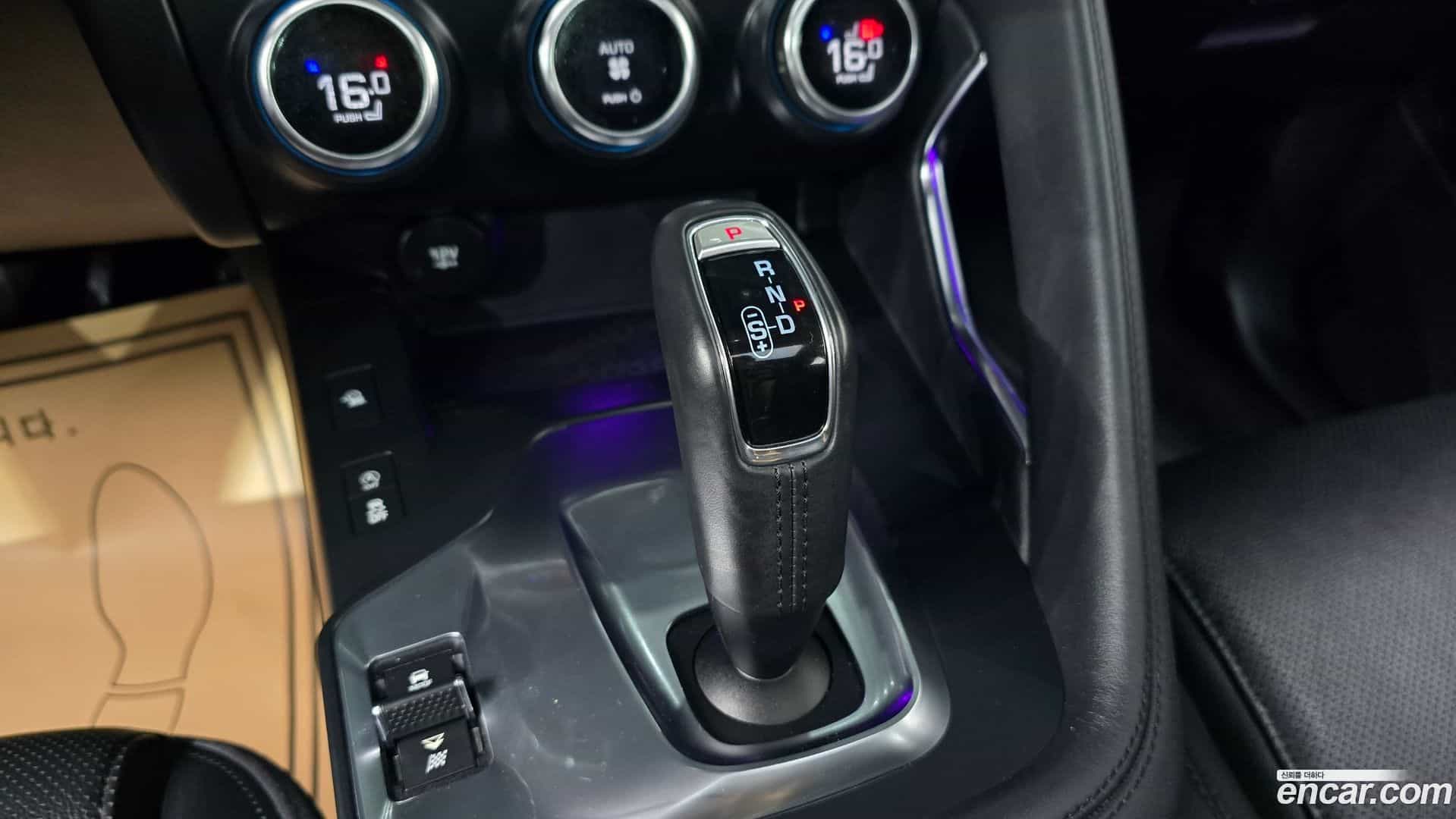 E-PACE Jaguar 2019.11-INNER-009