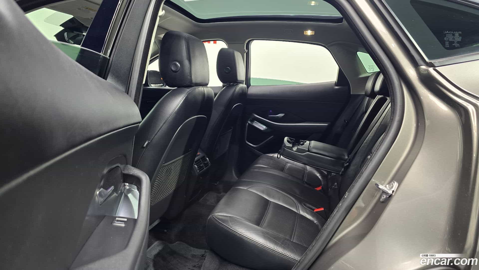 E-PACE Jaguar 2019.11-OPTION-016