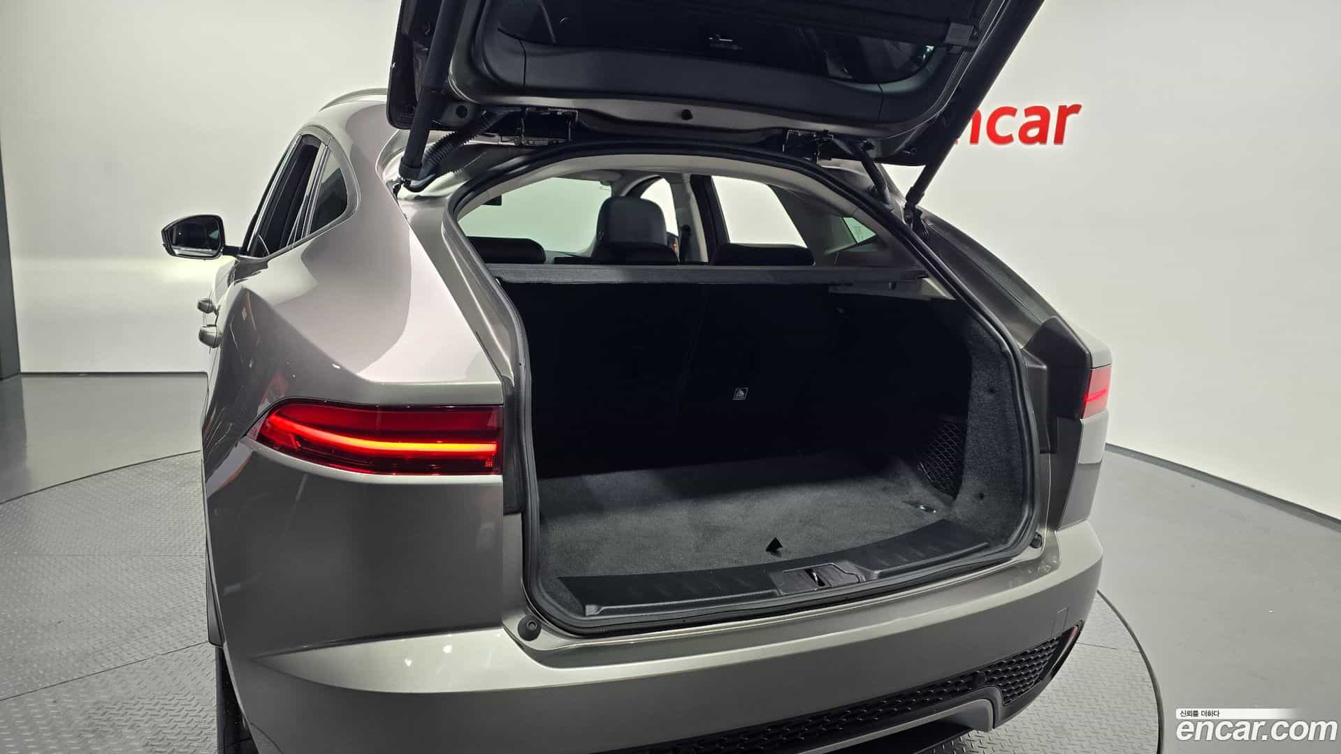 E-PACE Jaguar 2019.11-OPTION-023