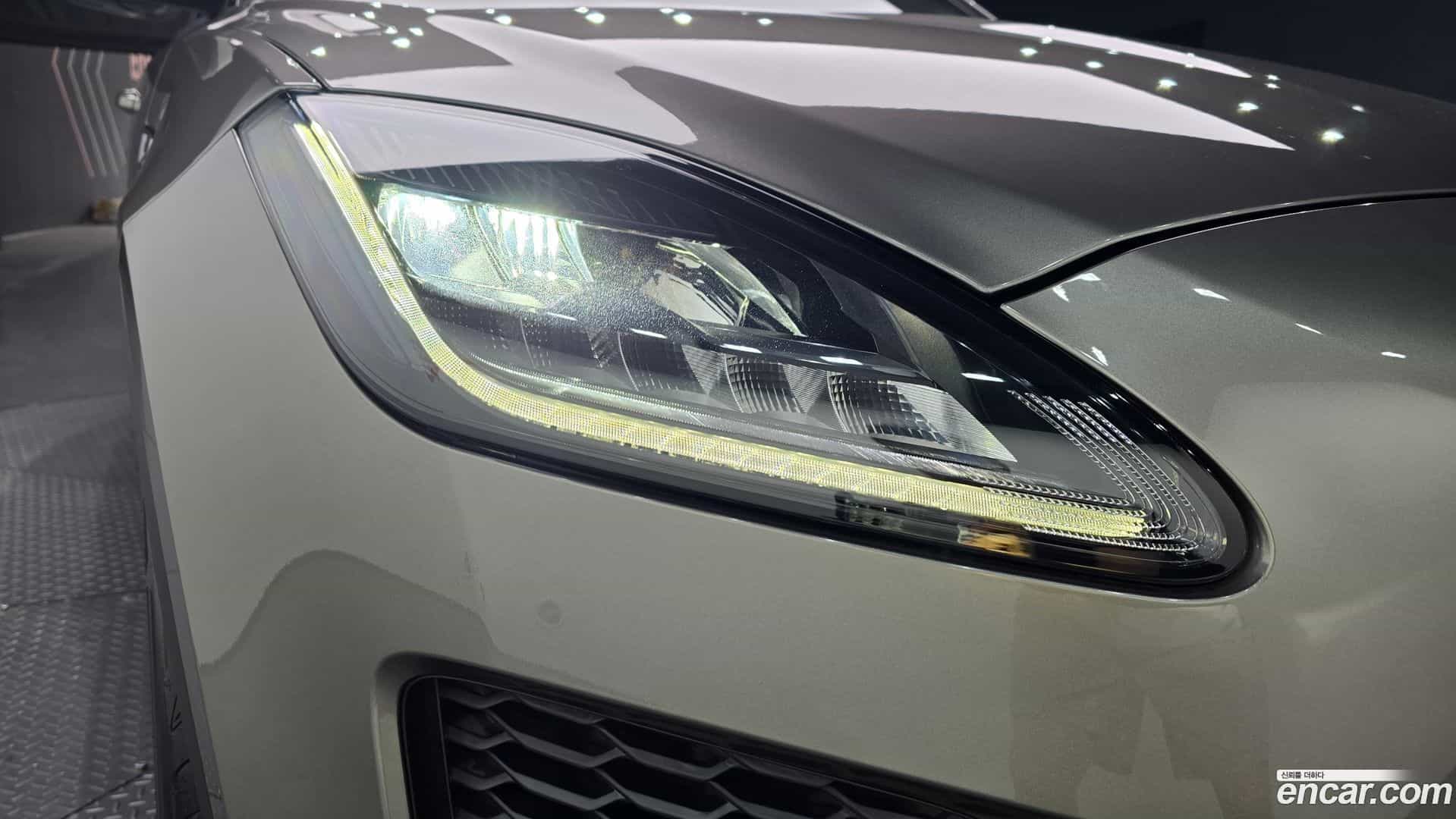E-PACE Jaguar 2019.11-OUTER-032