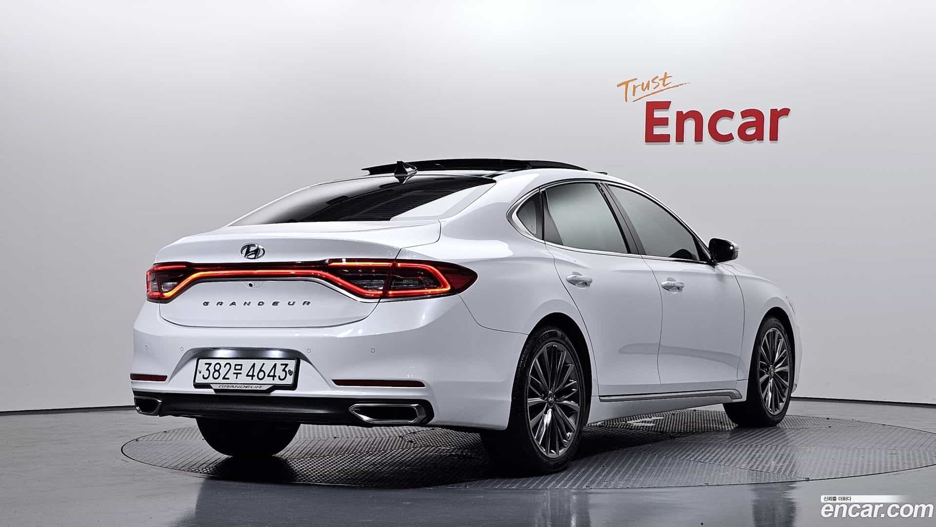 Grandeur Hyundai 2017.9-OUTER-002