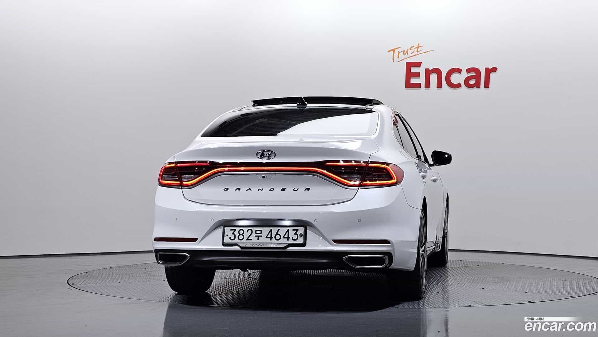 Grandeur Hyundai 2017.9-OUTER-004