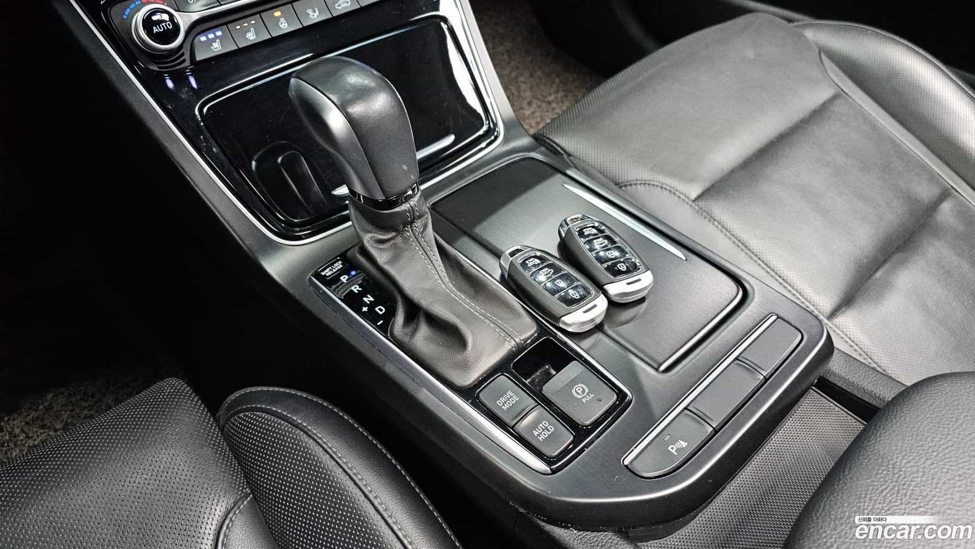 Grandeur Hyundai 2017.9-INNER-009