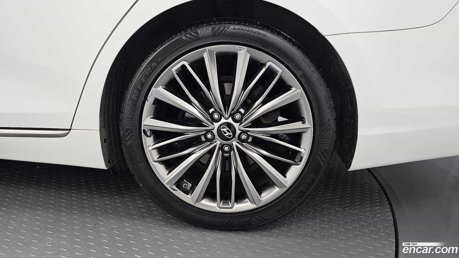 Grandeur Hyundai 2017.9-OUTER-031