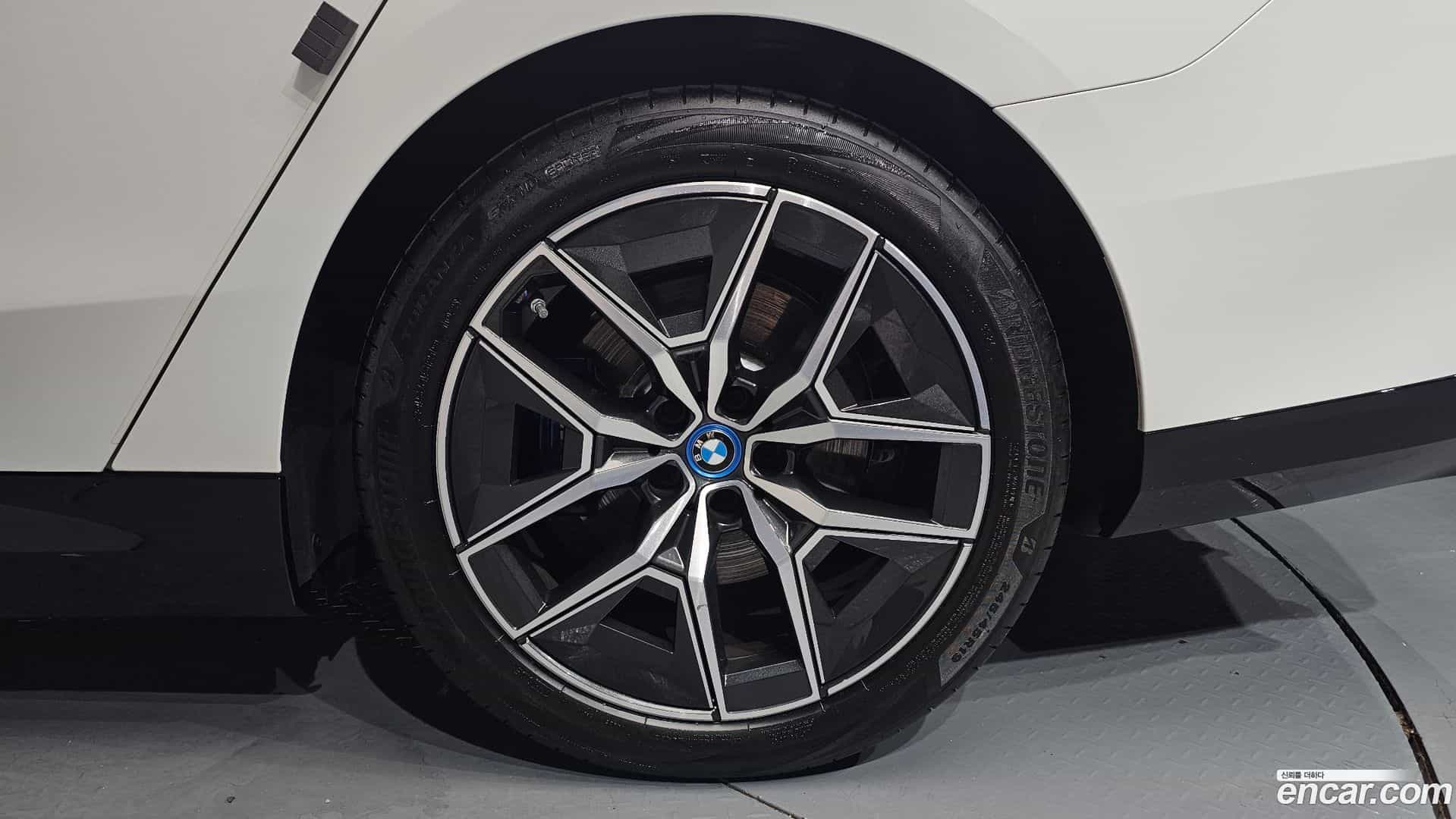 i5 BMW 2025.1-OUTER-031