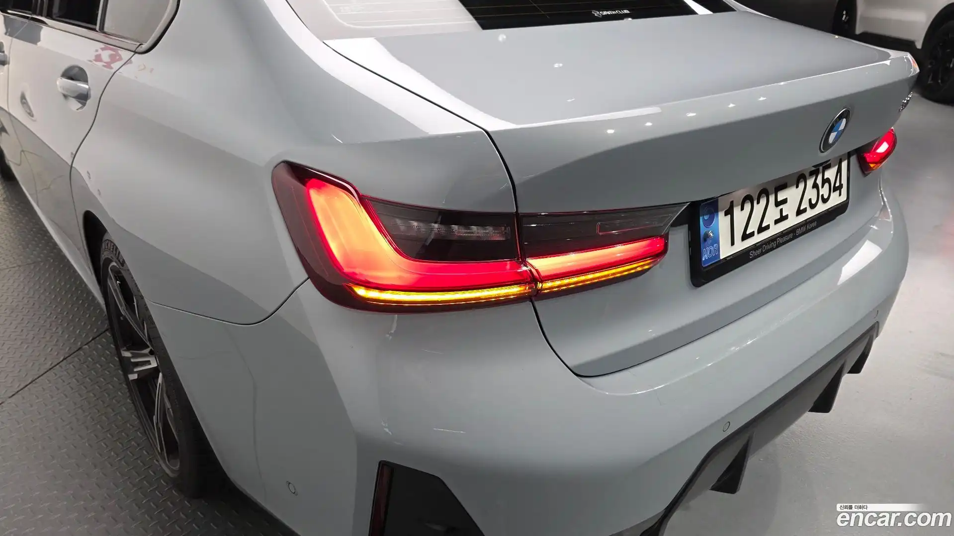 3-Series BMW 2023.0-OUTER-033