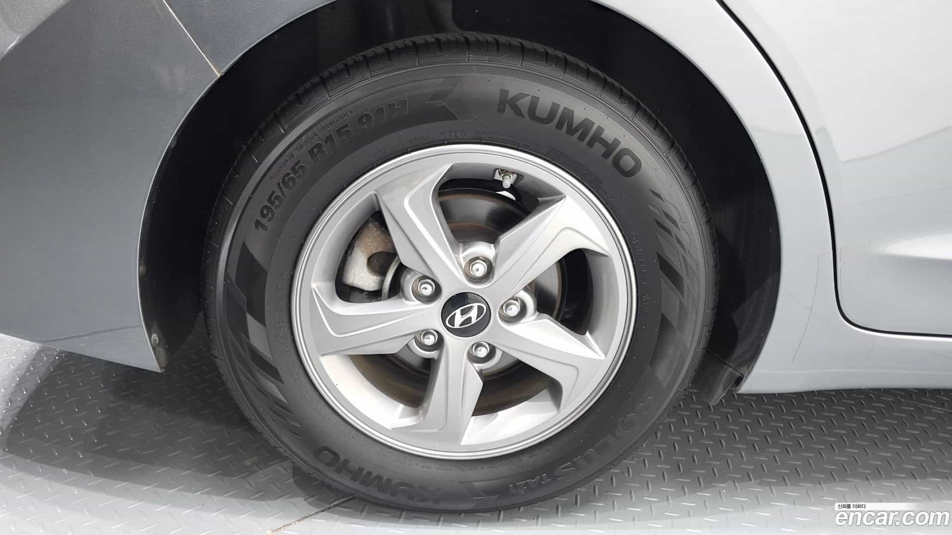 AVANTE Hyundai 2017.9-OUTER-031