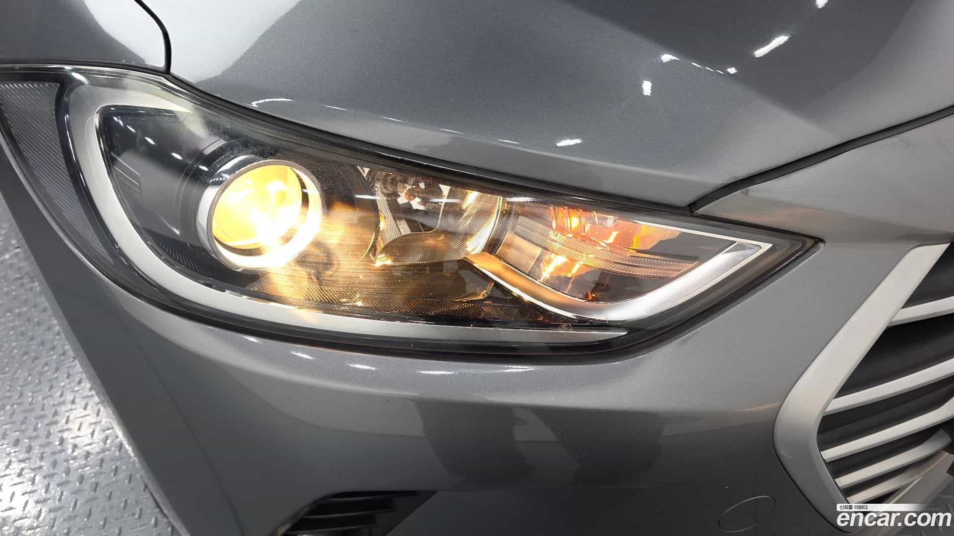 AVANTE Hyundai 2017.9-OUTER-032