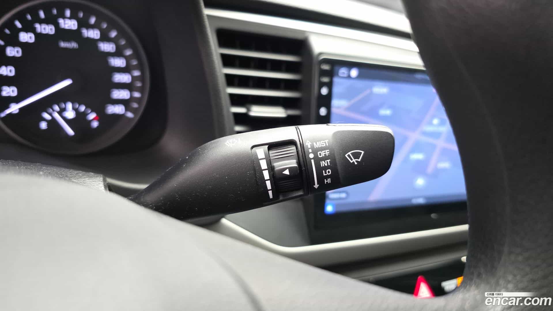AVANTE Hyundai 2017.9-OPTION-043