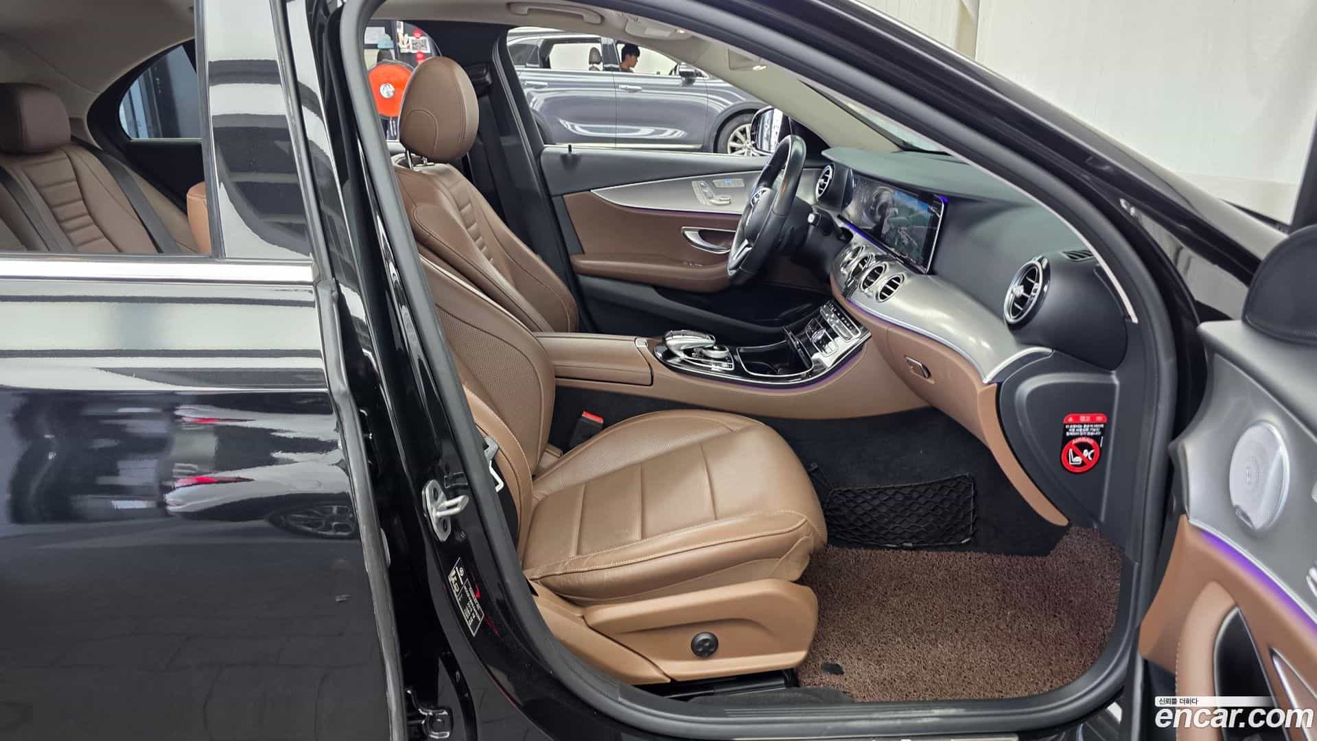 E-Class Mercedes-Benz 2019.7-OPTION-015