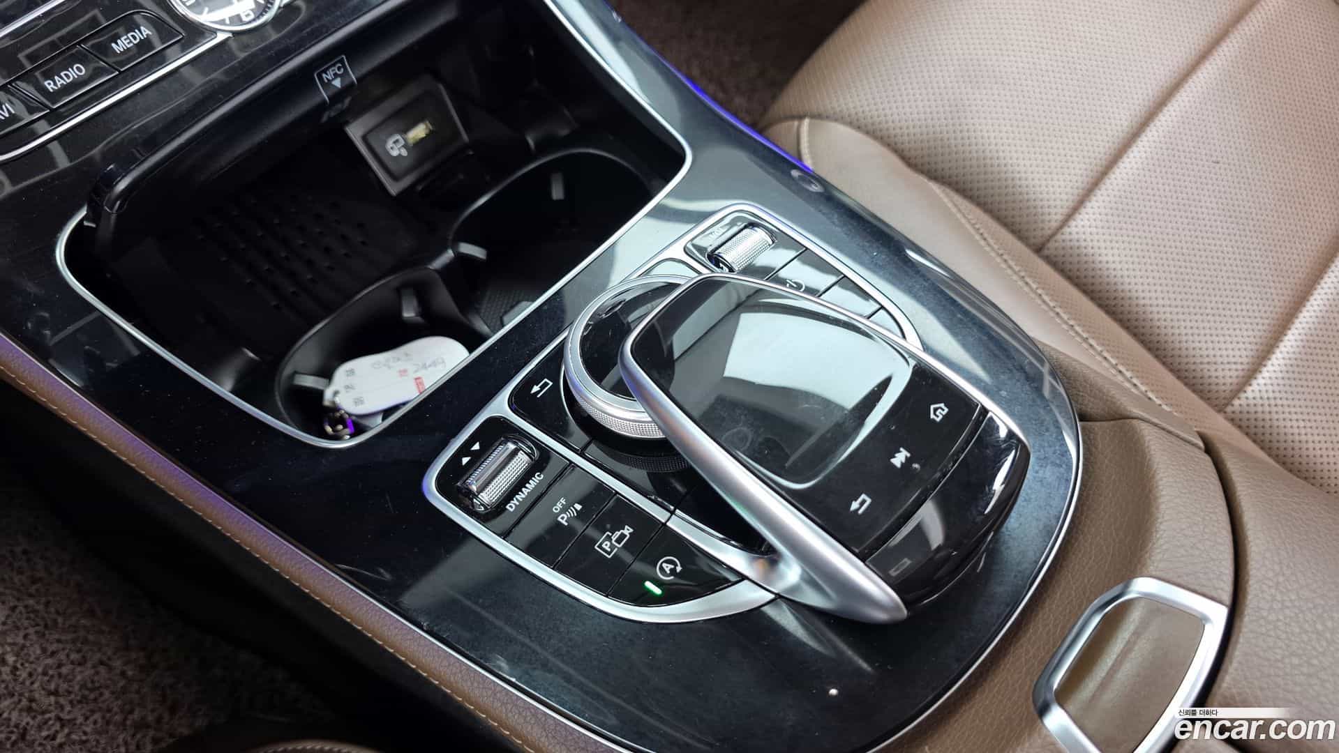 E-Class Mercedes-Benz 2019.7-OPTION-042