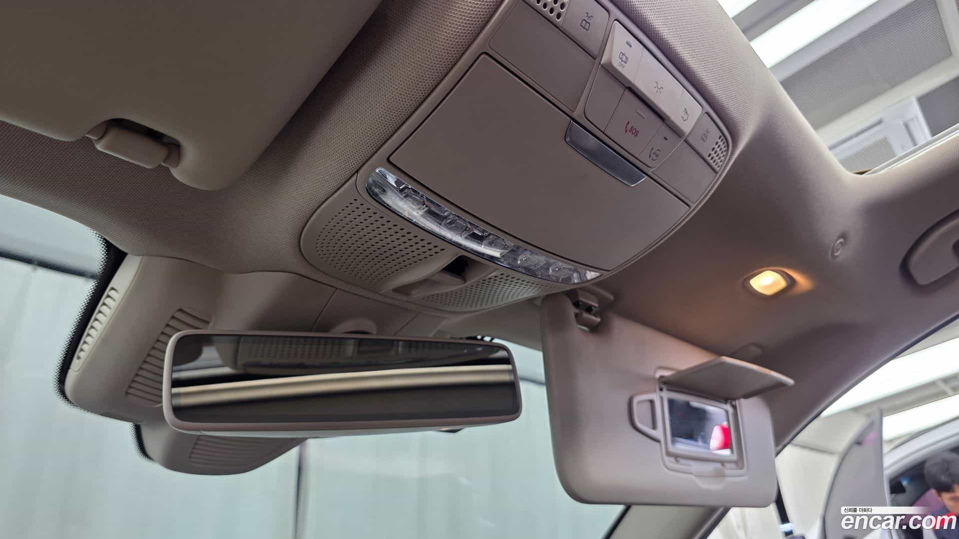 E-Class Mercedes-Benz 2019.7-OPTION-045