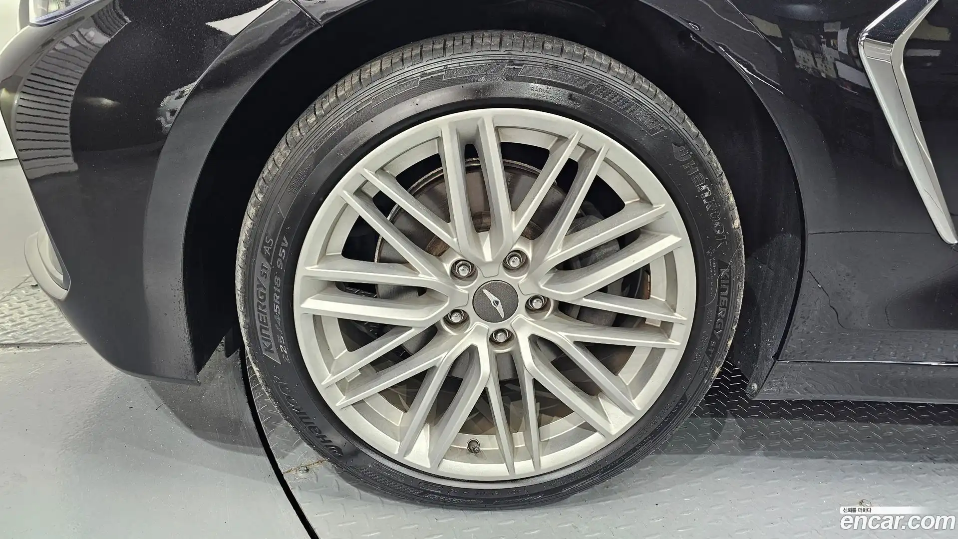G70 Genesis 2019.0-OUTER-005