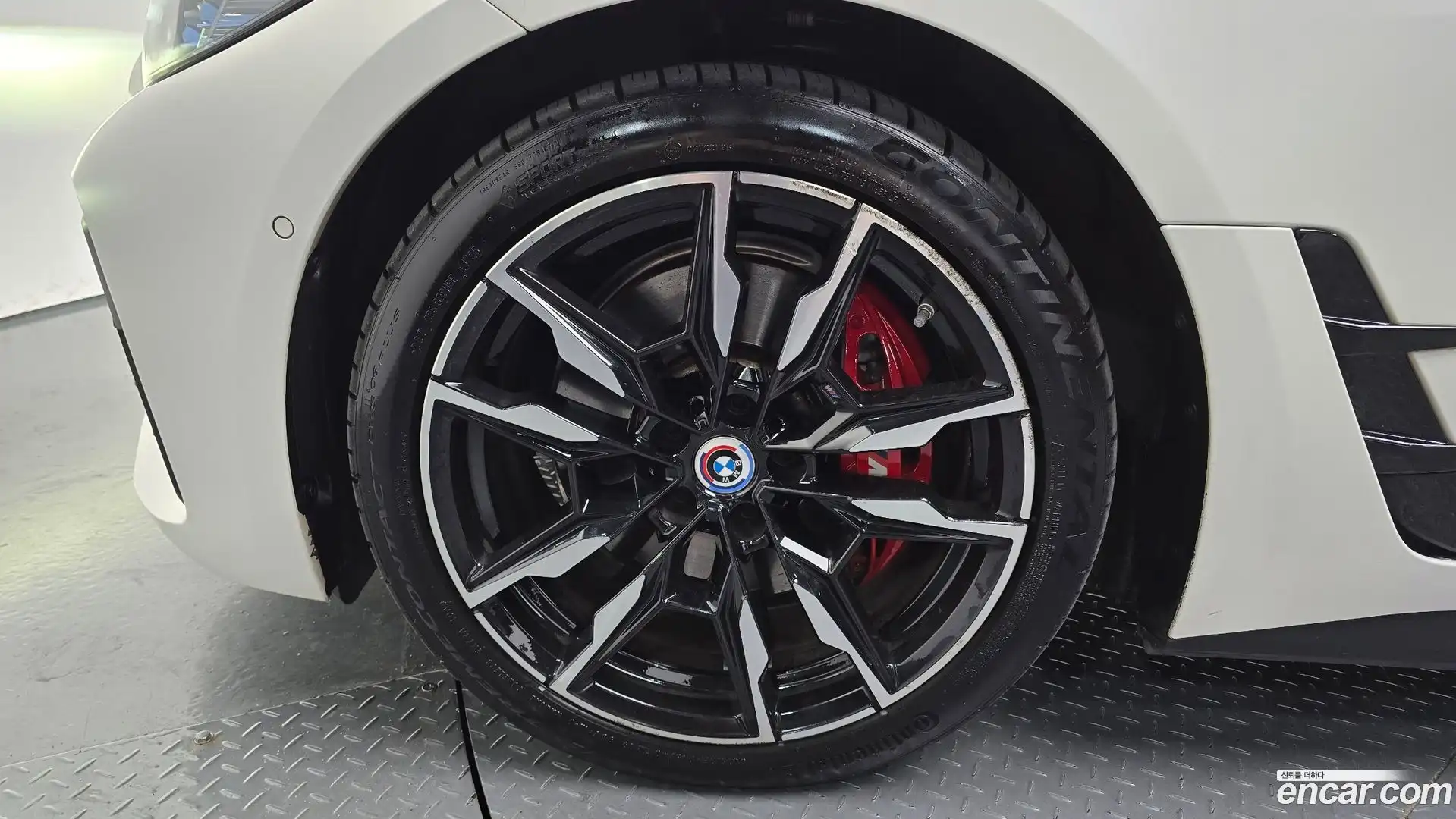 i4 BMW 2022.7-OUTER-005