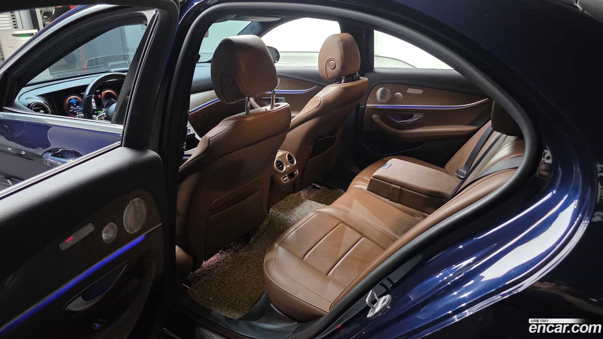 E-Class Mercedes-Benz 2021.3-INNER-036