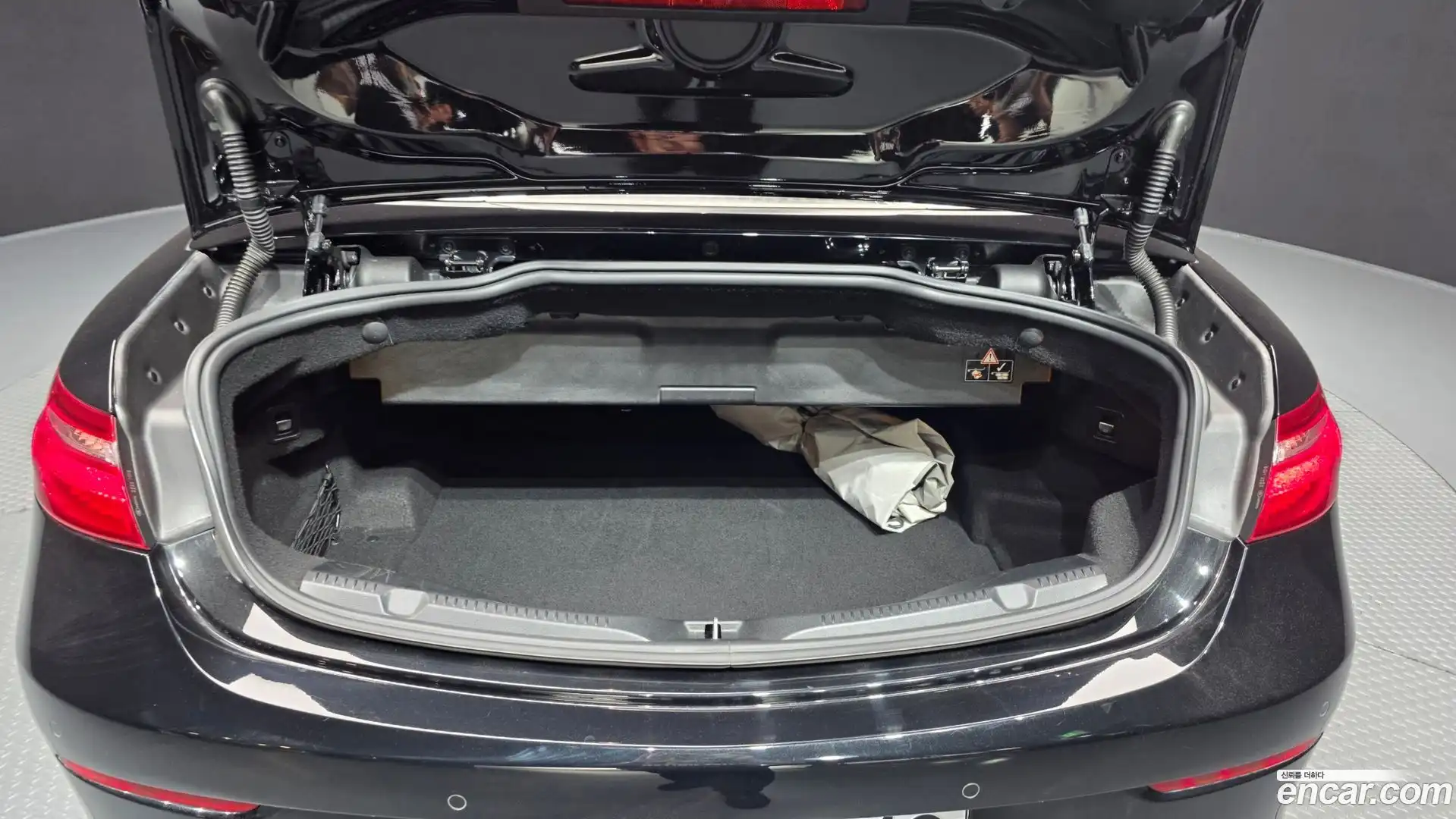 E-Class Mercedes-Benz 2020.8-OPTION-024