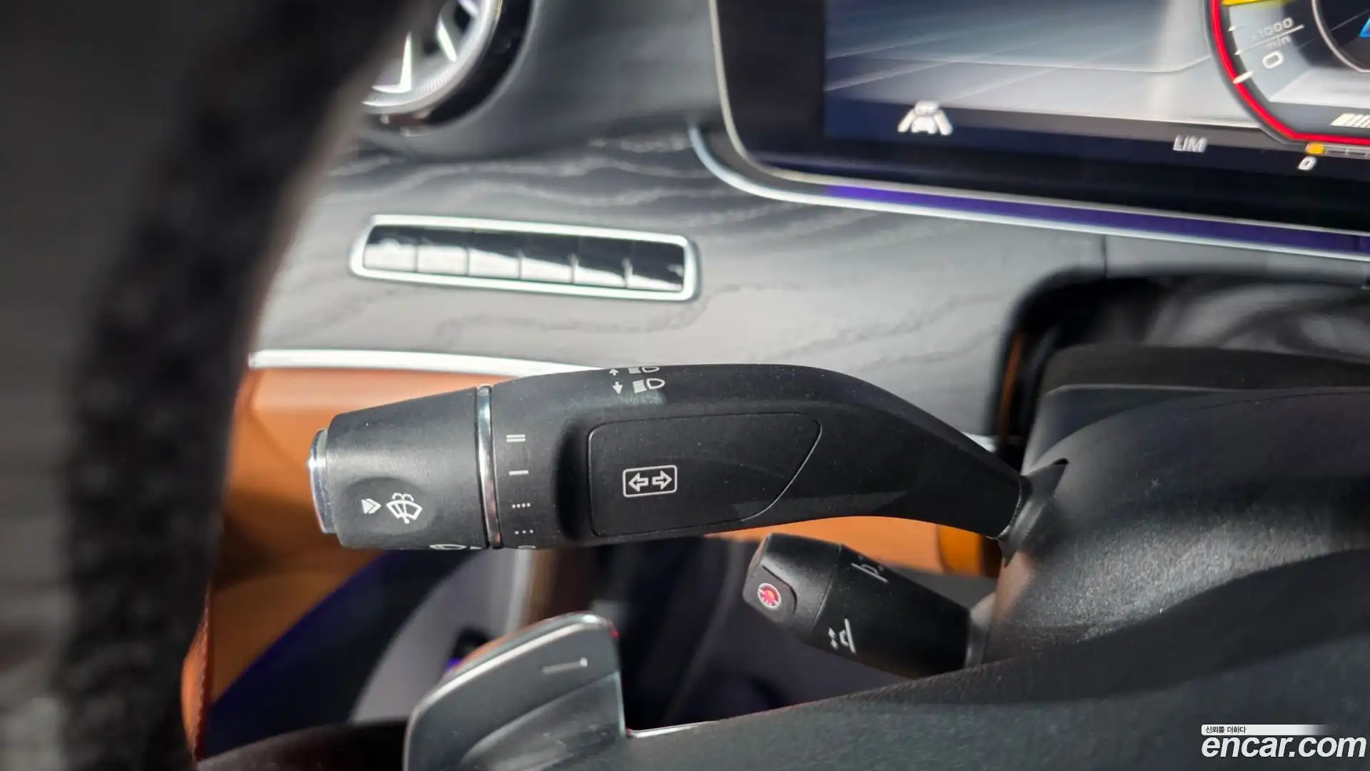 E-Class Mercedes-Benz 2020.8-OPTION-040