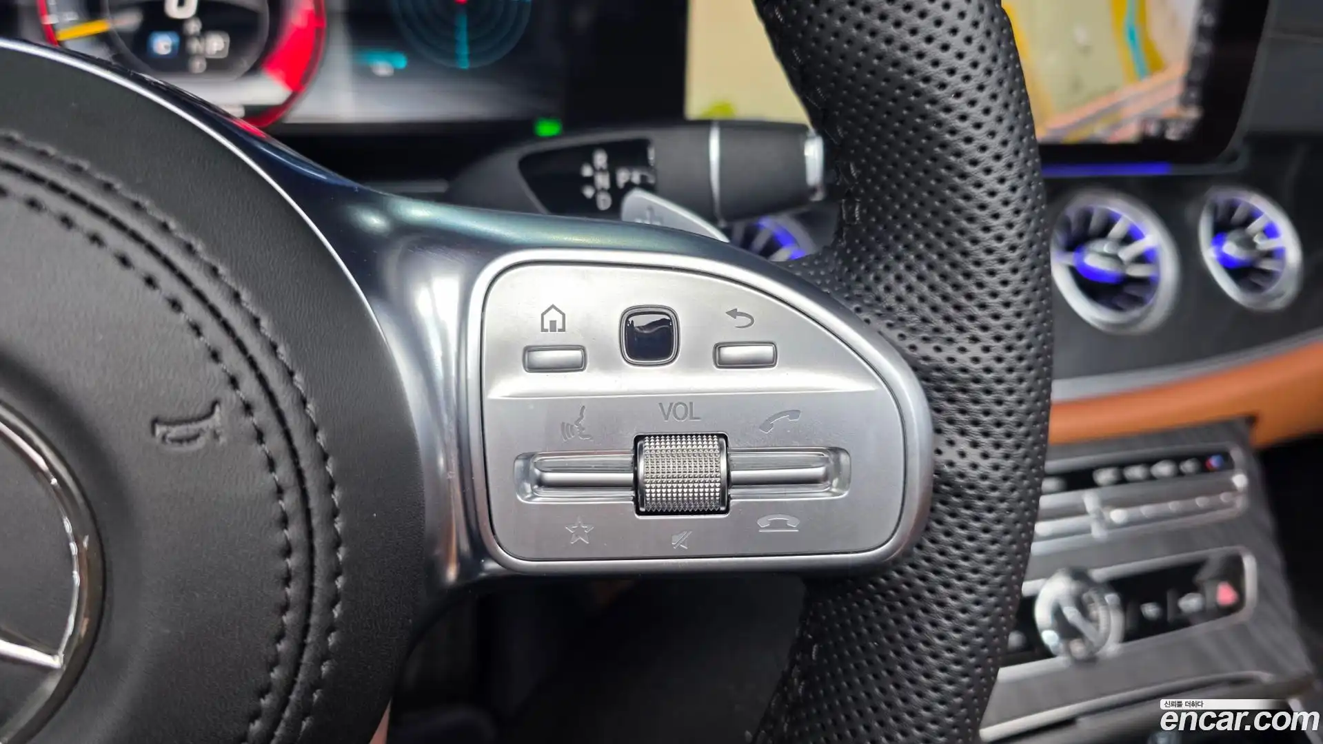 E-Class Mercedes-Benz 2020.8-OPTION-044