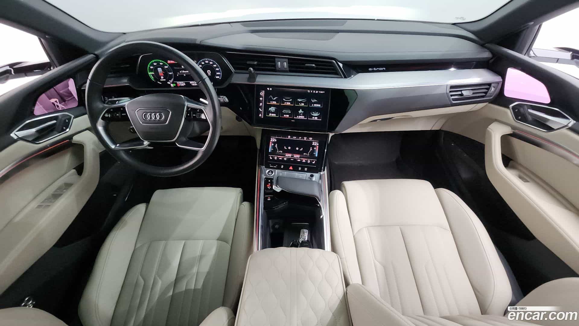 e-tron Audi 2021.11-INNER-007