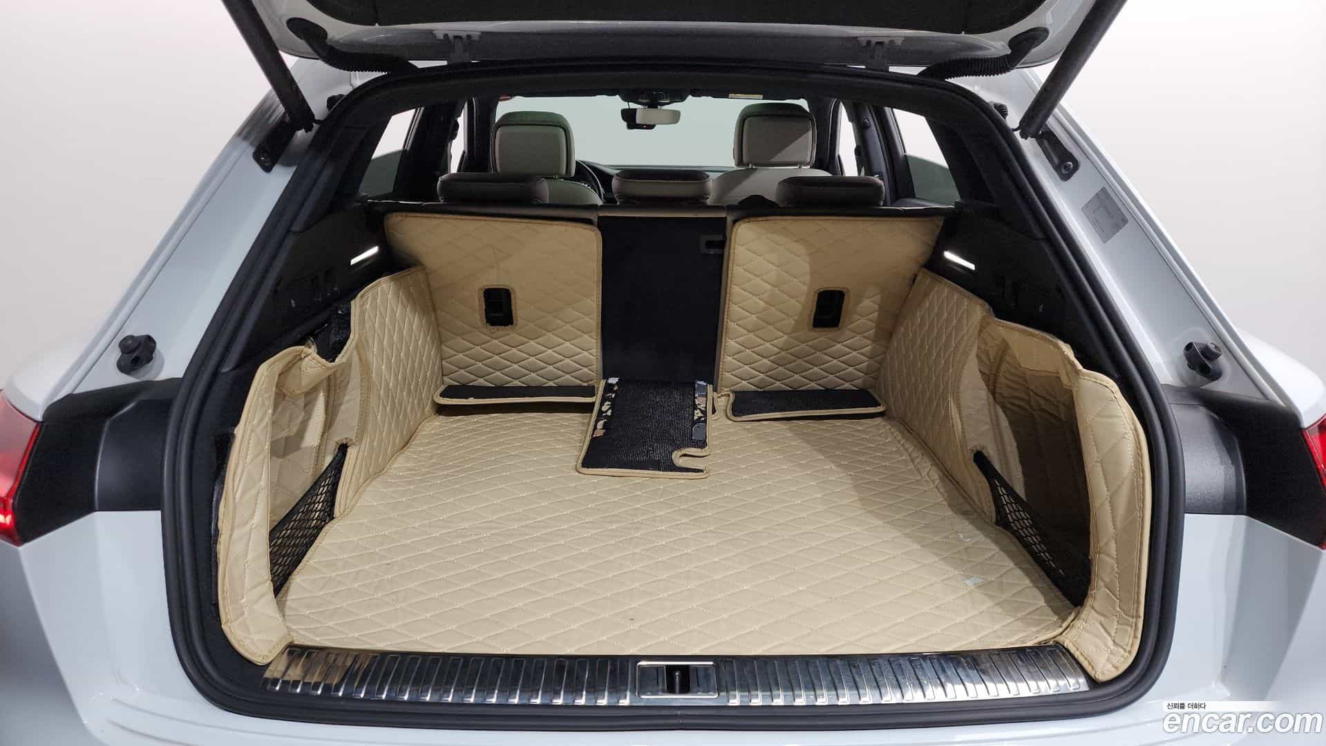 e-tron Audi 2021.11-OPTION-021