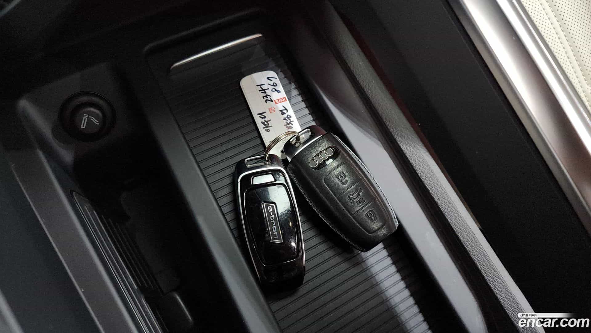 e-tron Audi 2021.11-OPTION-024