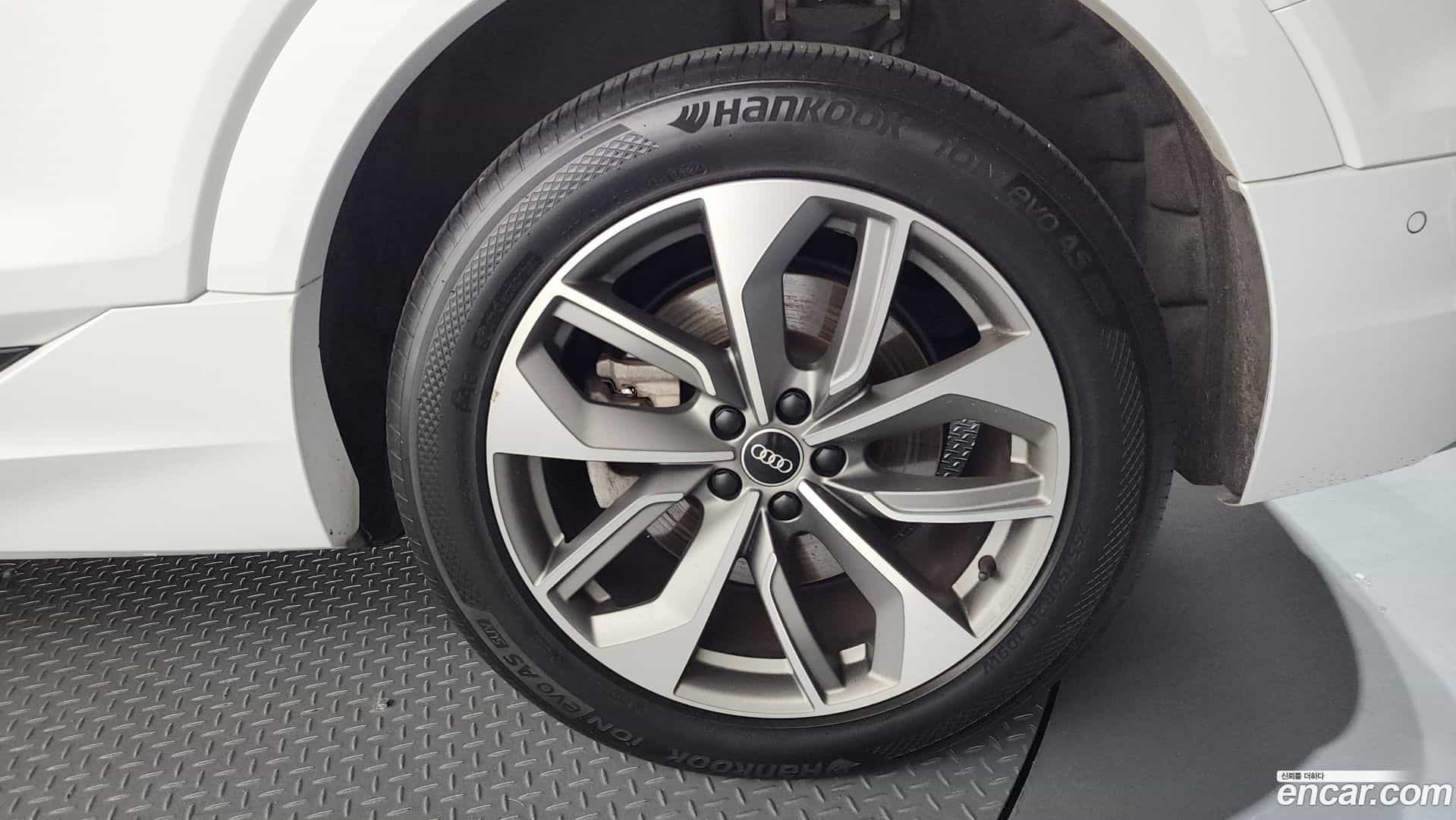 e-tron Audi 2021.11-OUTER-031