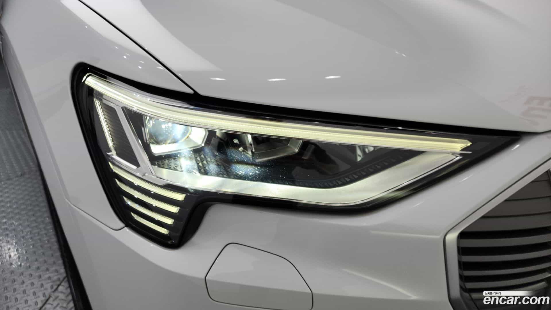 e-tron Audi 2021.11-OUTER-032