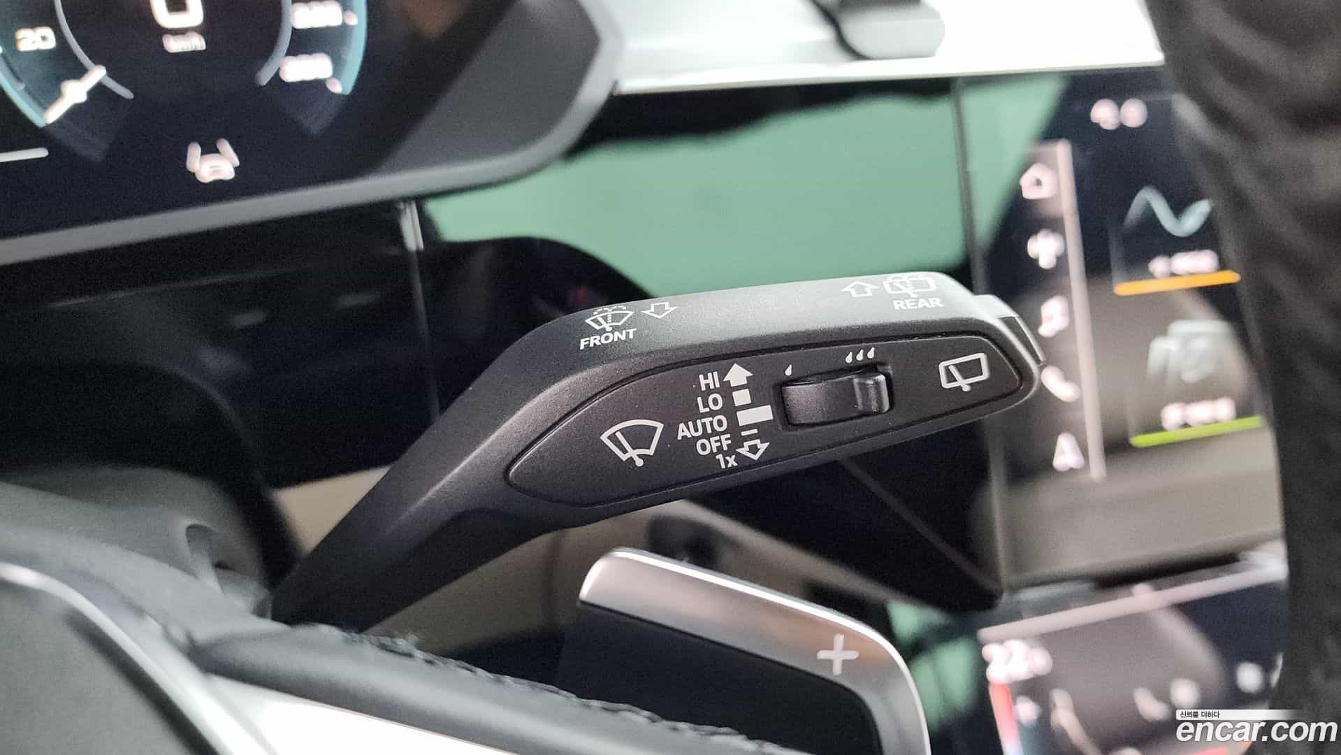e-tron Audi 2021.11-OPTION-042
