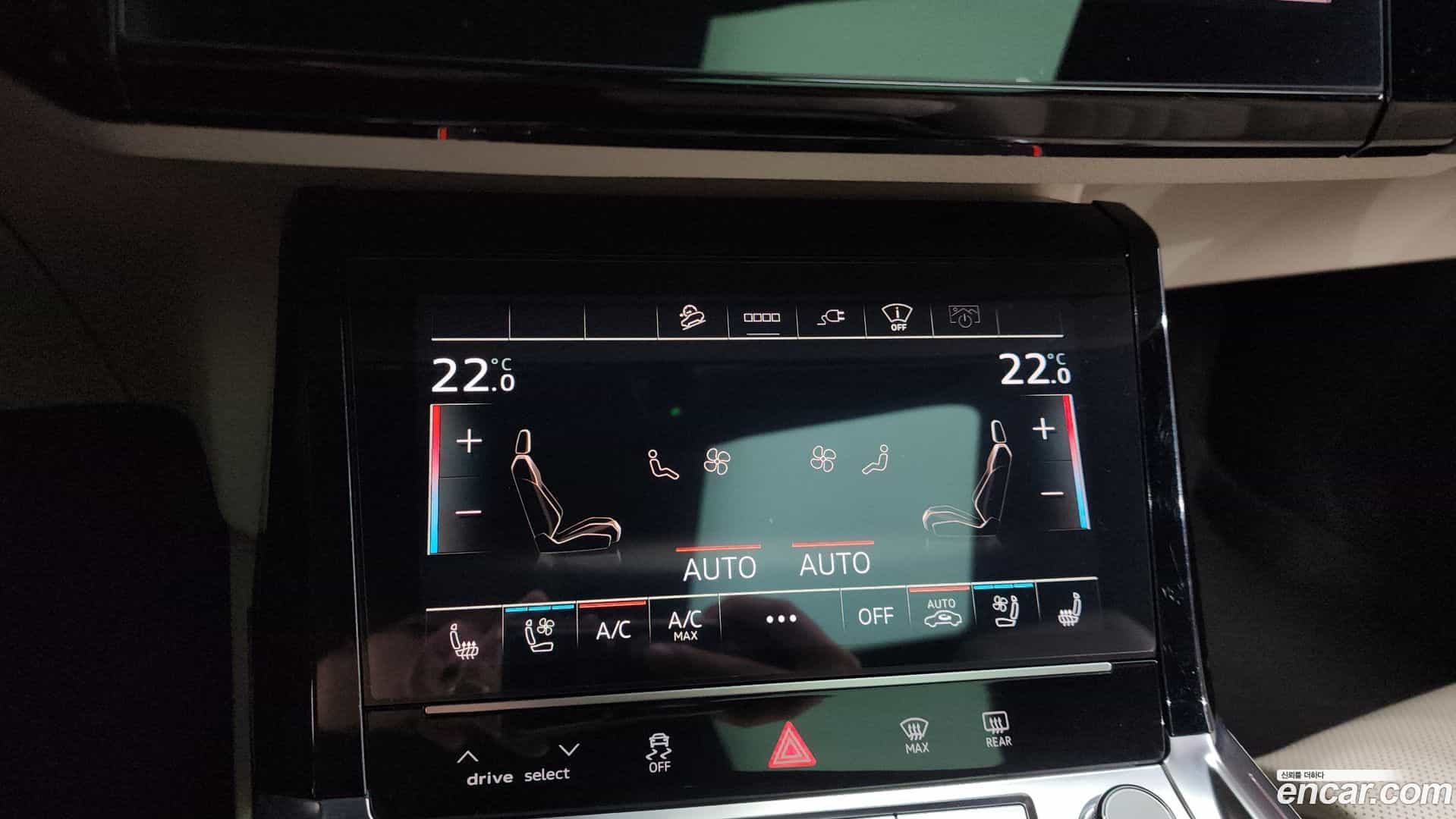 e-tron Audi 2021.11-OPTION-046