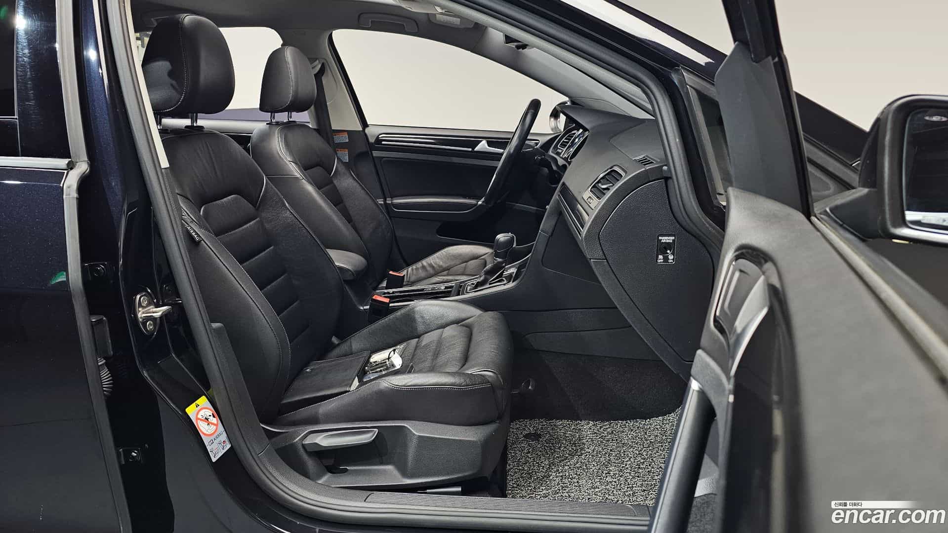Golf Volkswagen 2015.8-INNER-010