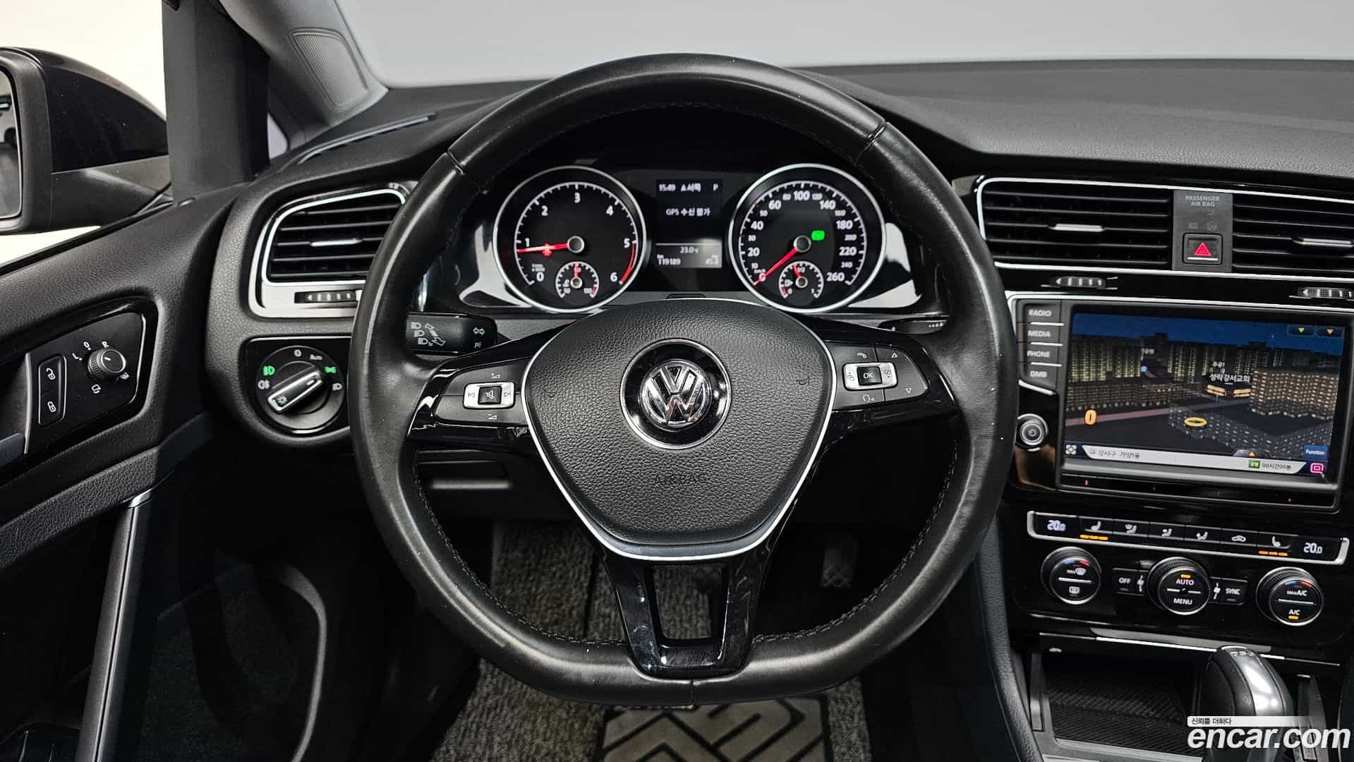 Golf Volkswagen 2015.8-OPTION-017