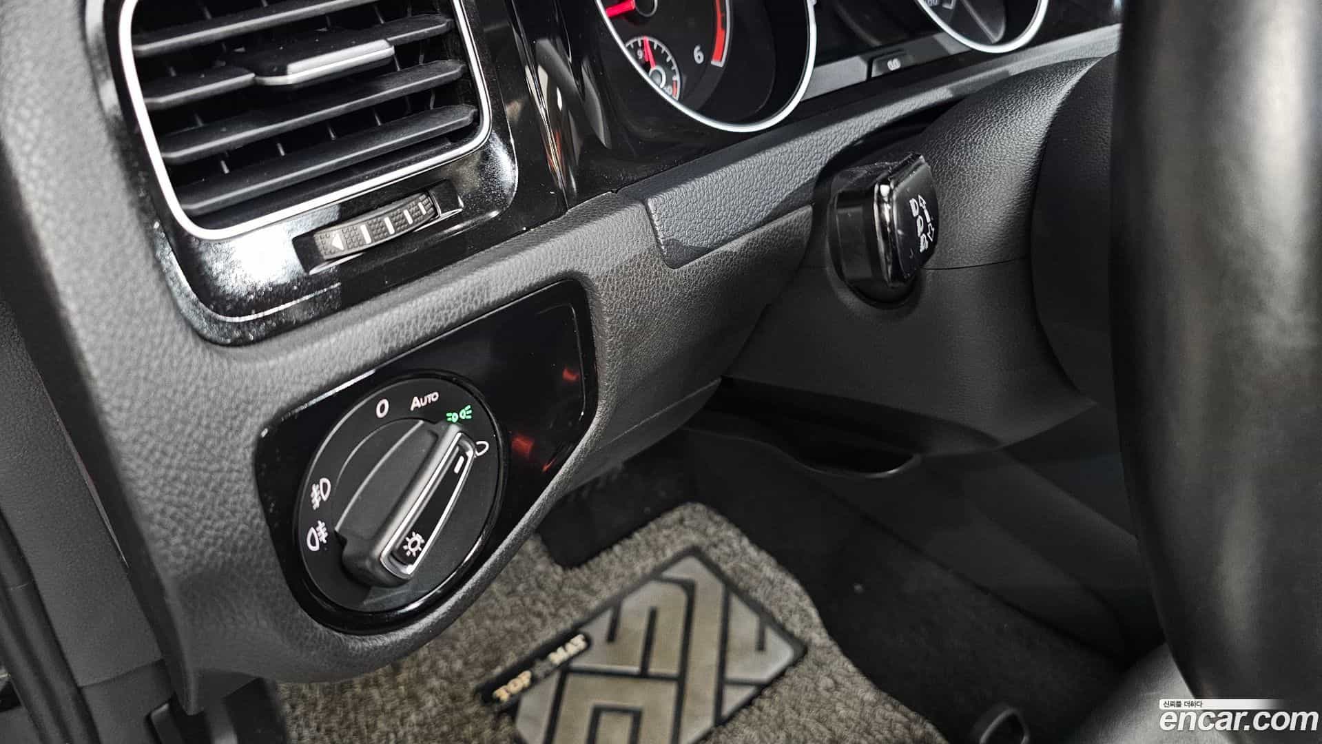 Golf Volkswagen 2015.8-OPTION-042