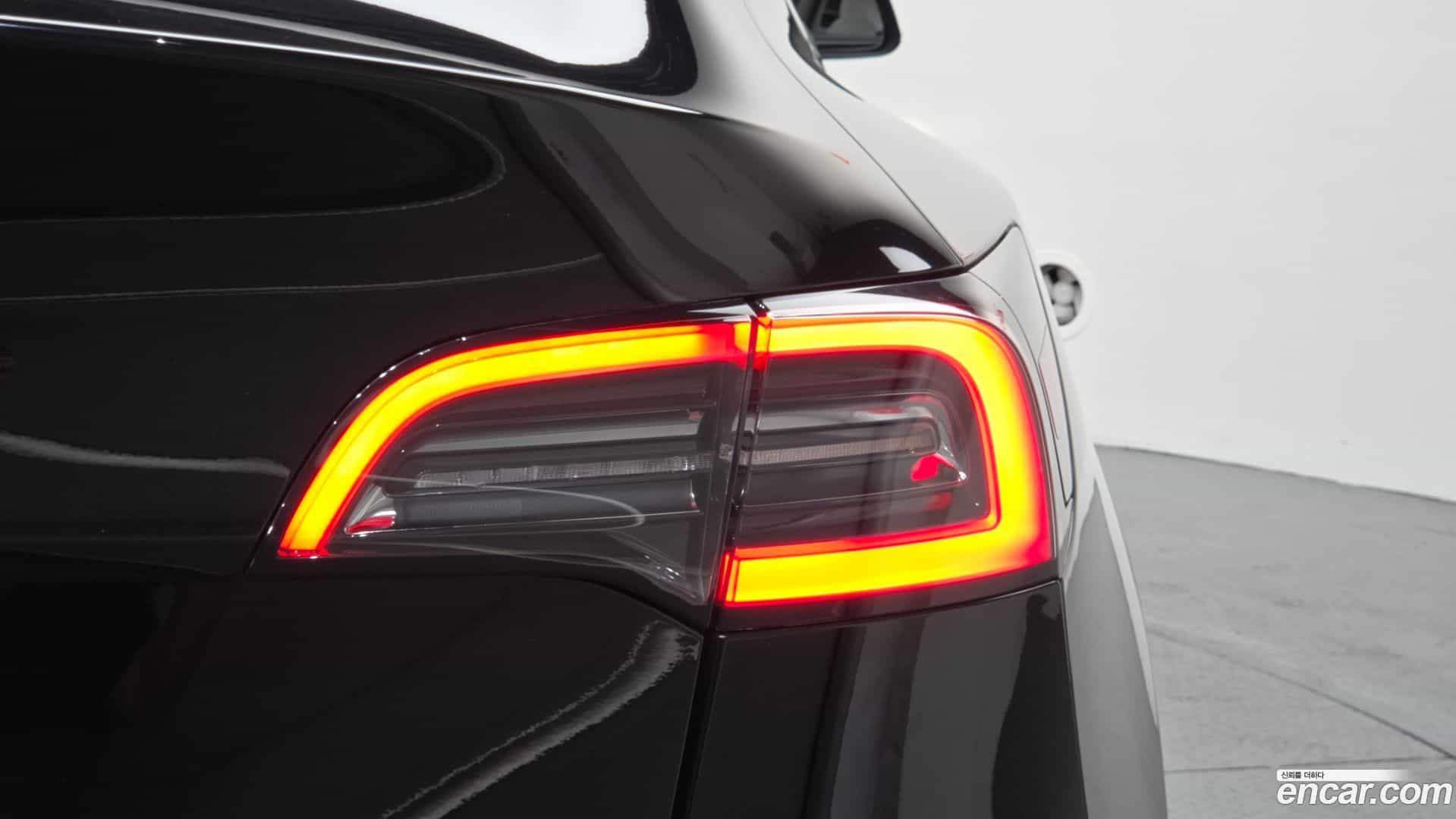 Model Y Tesla 2024.5-OUTER-033