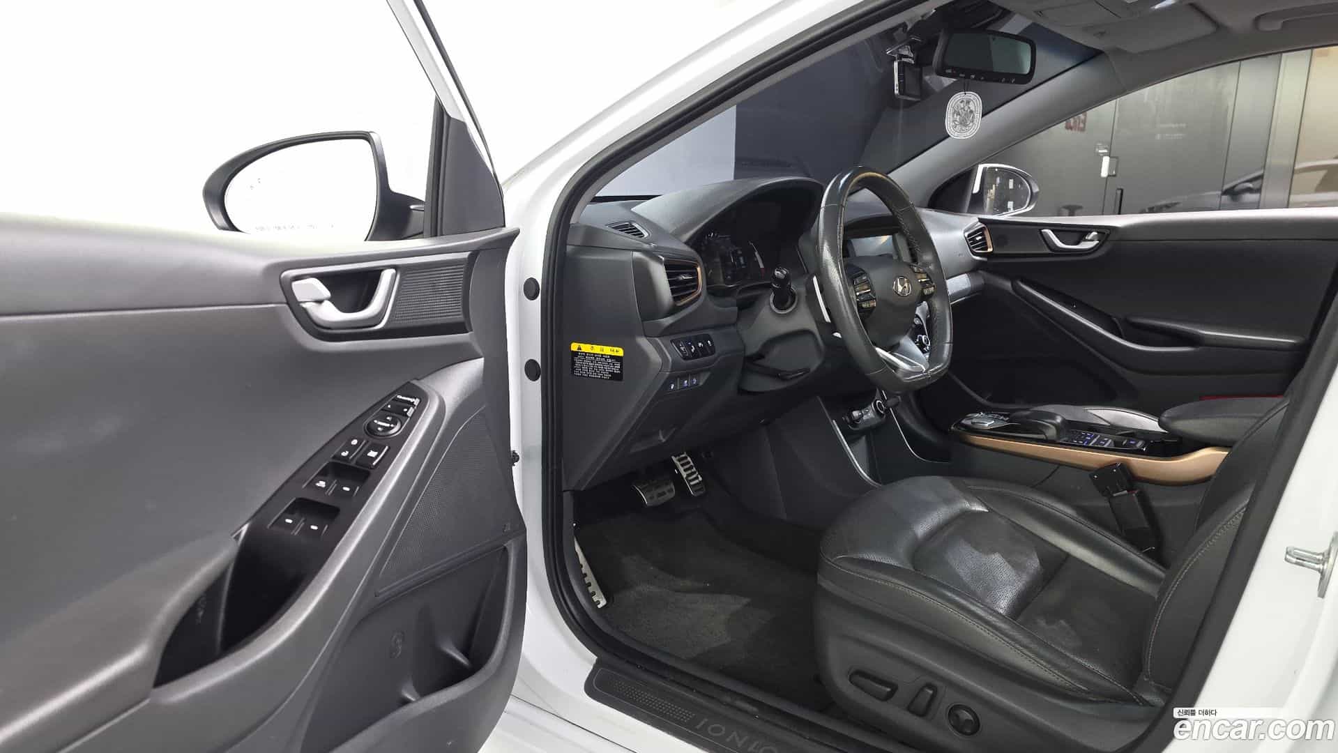 Ioniq Hyundai 2018.2-INNER-010