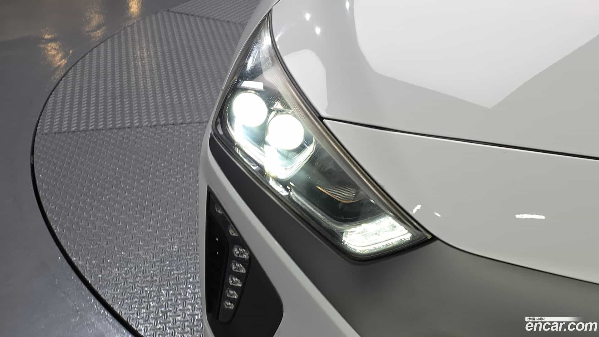 Ioniq Hyundai 2018.2-OUTER-032