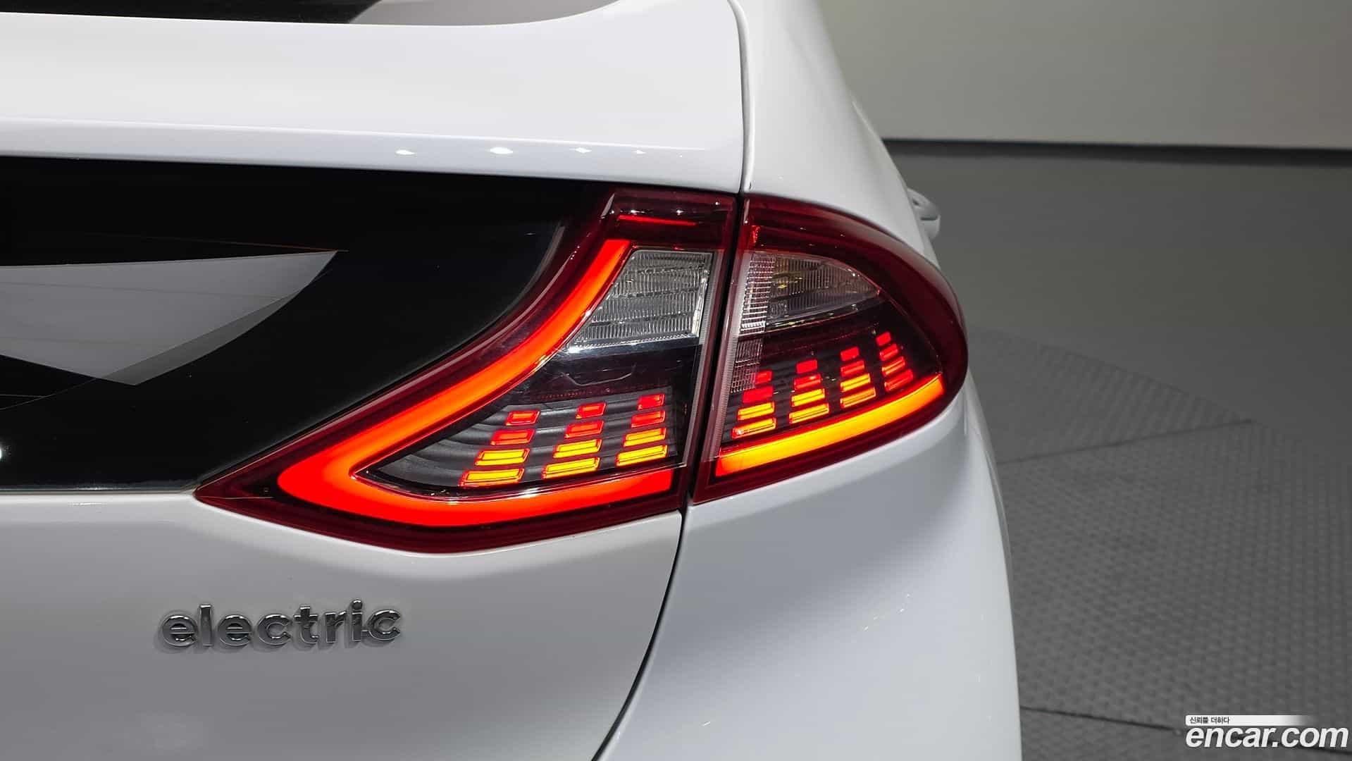 Ioniq Hyundai 2018.2-OUTER-033