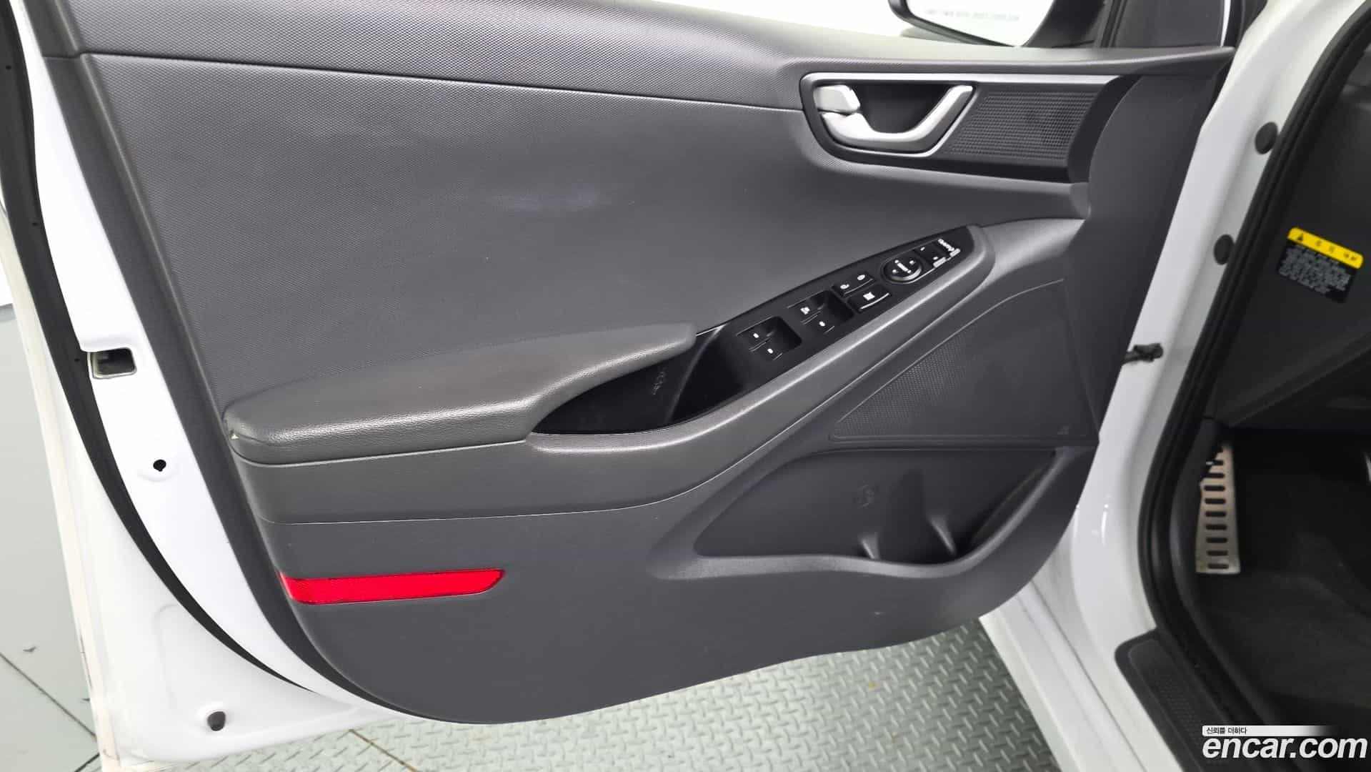 Ioniq Hyundai 2018.2-INNER-034