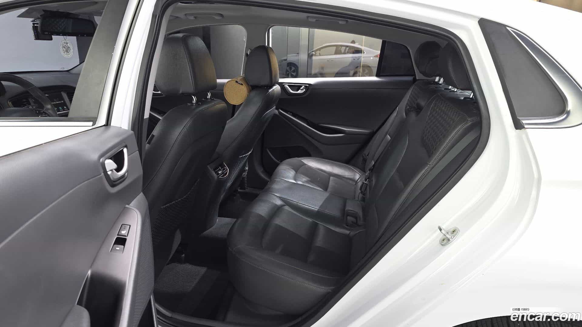Ioniq Hyundai 2018.2-INNER-036