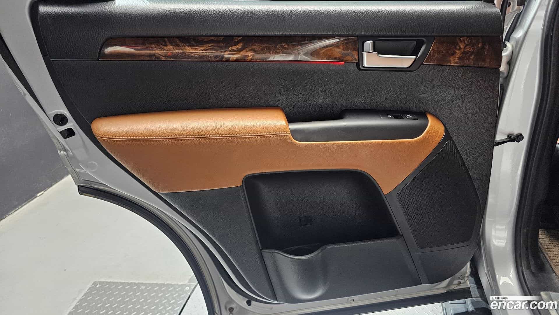 Mohave Kia 2016.4-INNER-035