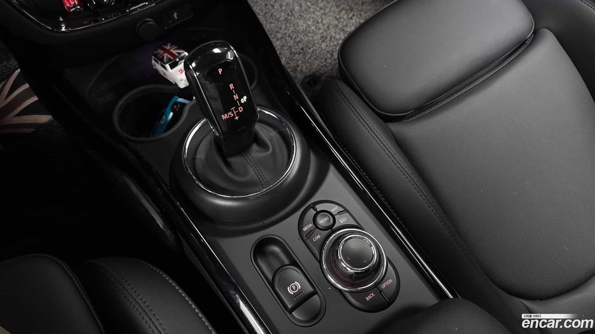 Clubman Mini 2023.10-INNER-009