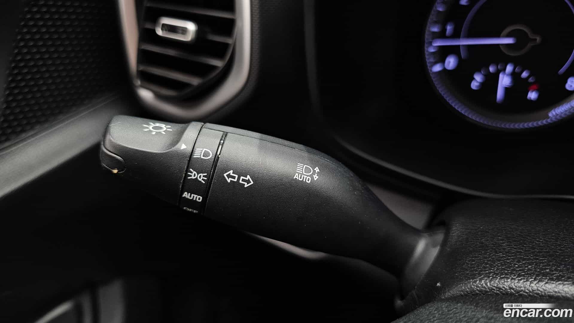 Venue Hyundai 2022.9-OPTION-044